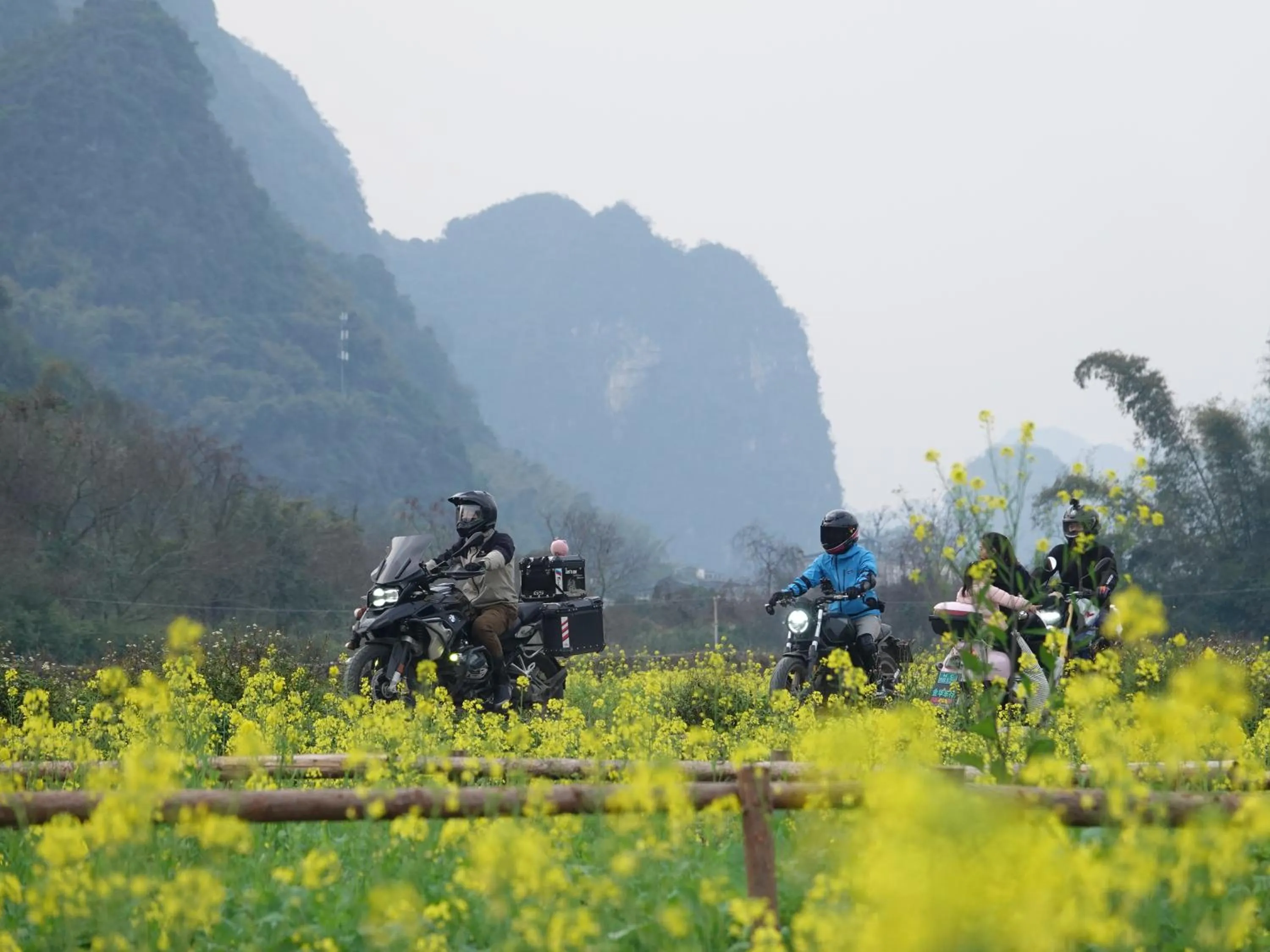 Hiking in Yangshuo Xiao Long River Hotel