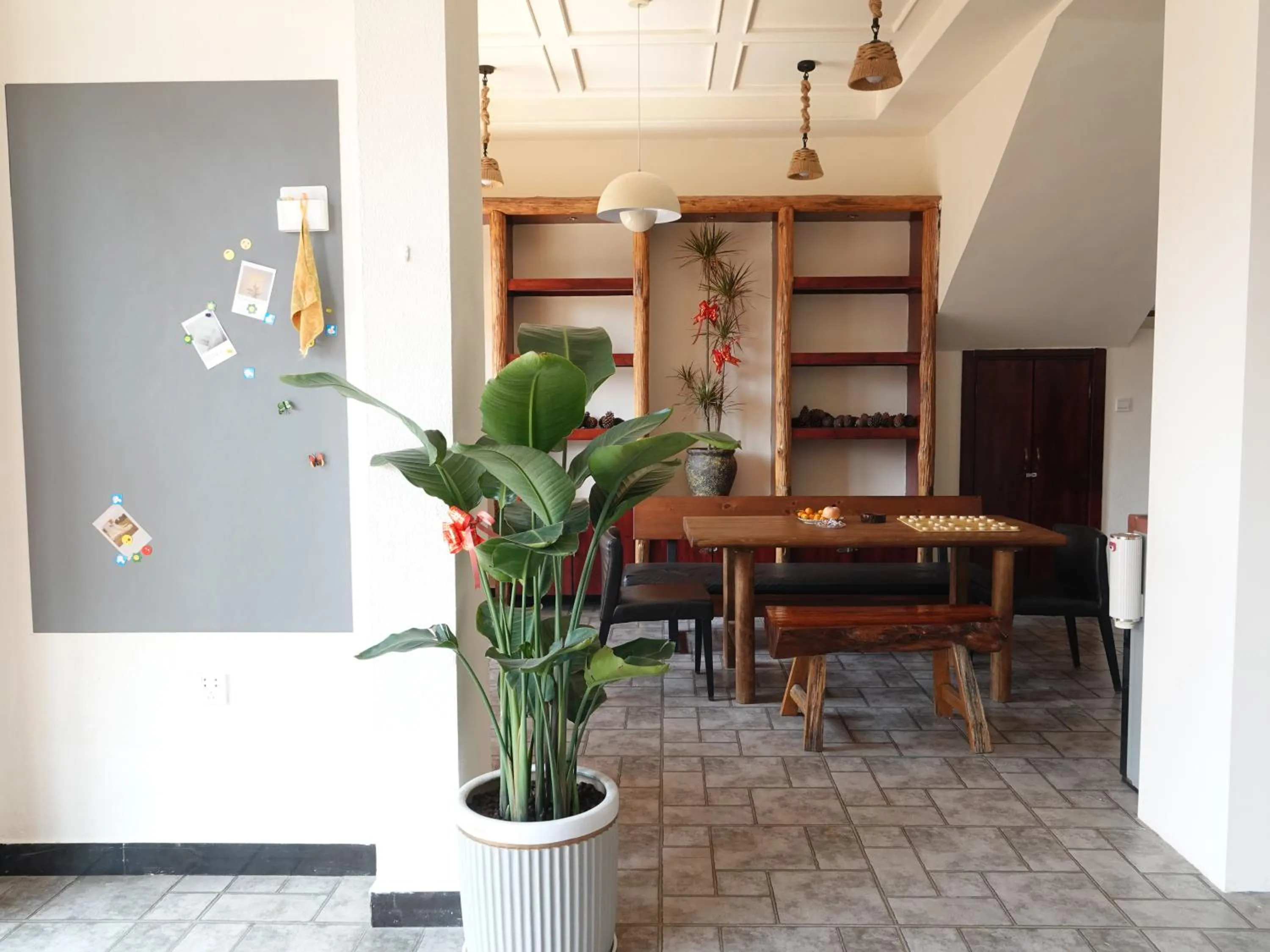 Communal lounge/ TV room in Yangshuo Xiao Long River Hotel