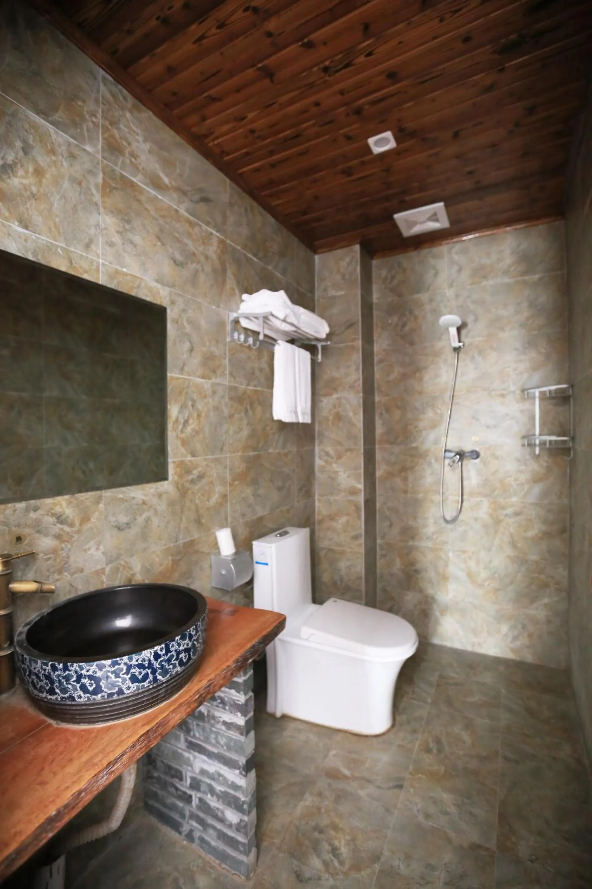 Toilet in Yangshuo Xiao Long River Hotel