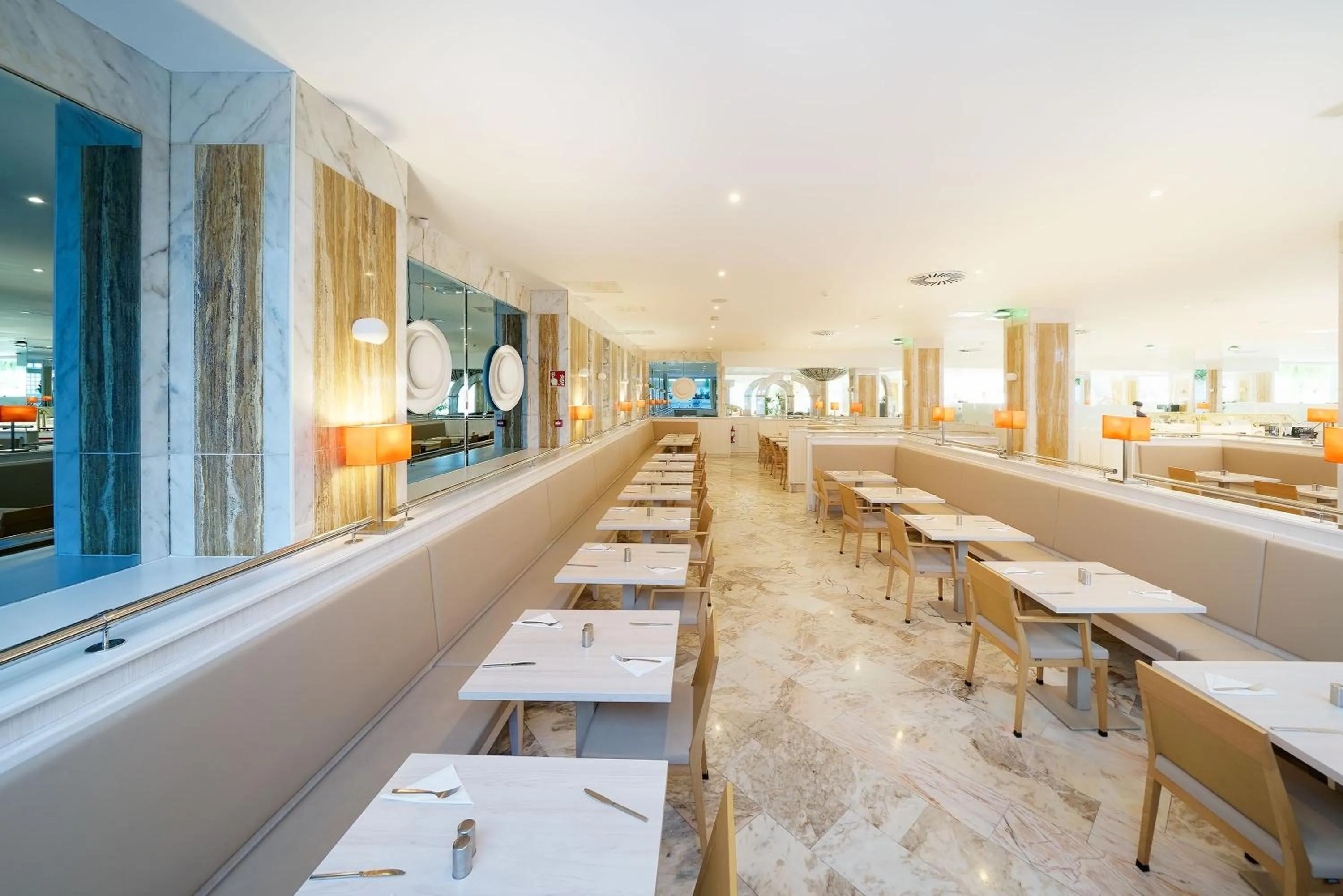 Restaurant/places to eat in Bull Eugenia Victoria & SPA