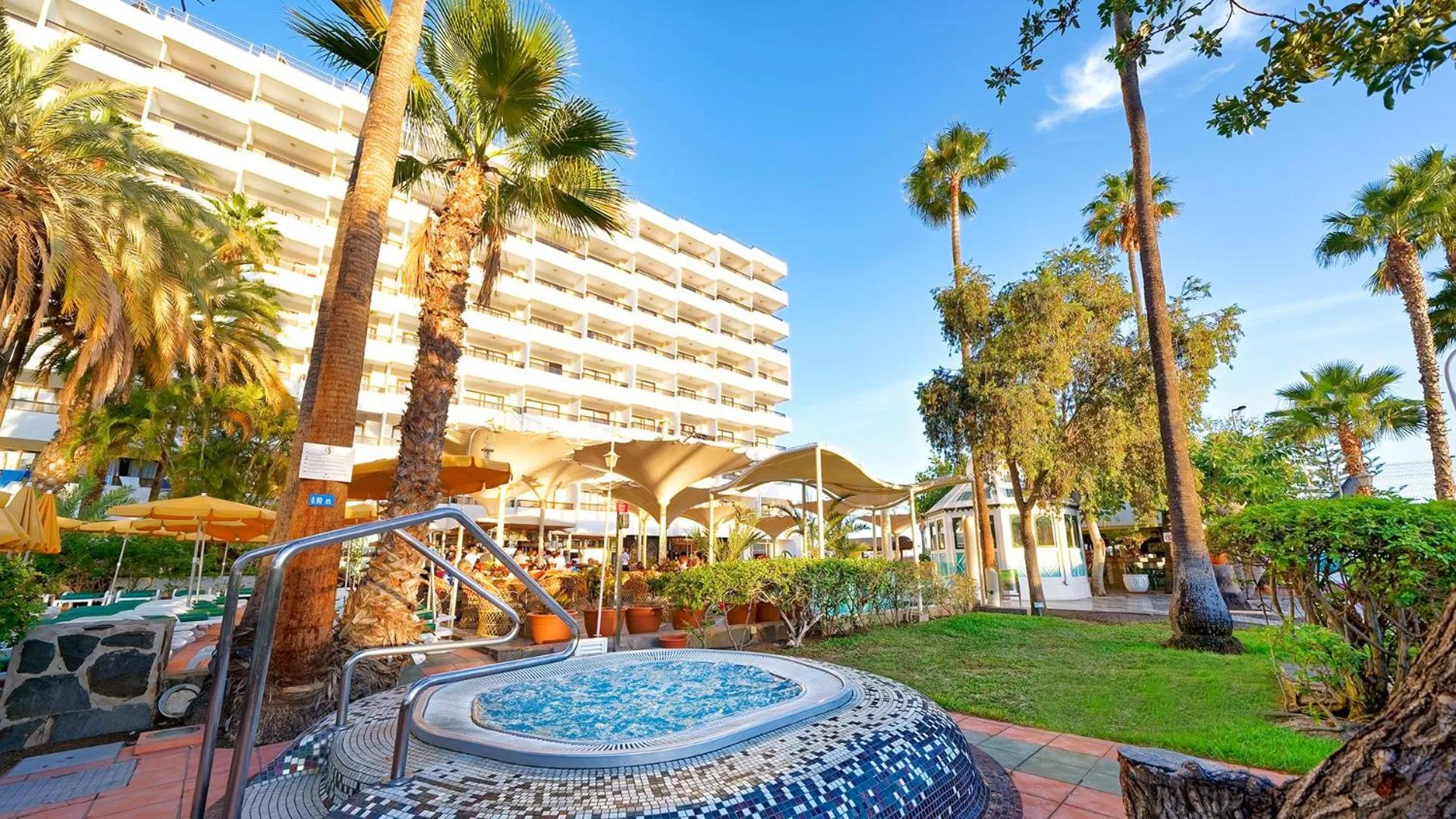 Garden in Bull Eugenia Victoria & SPA