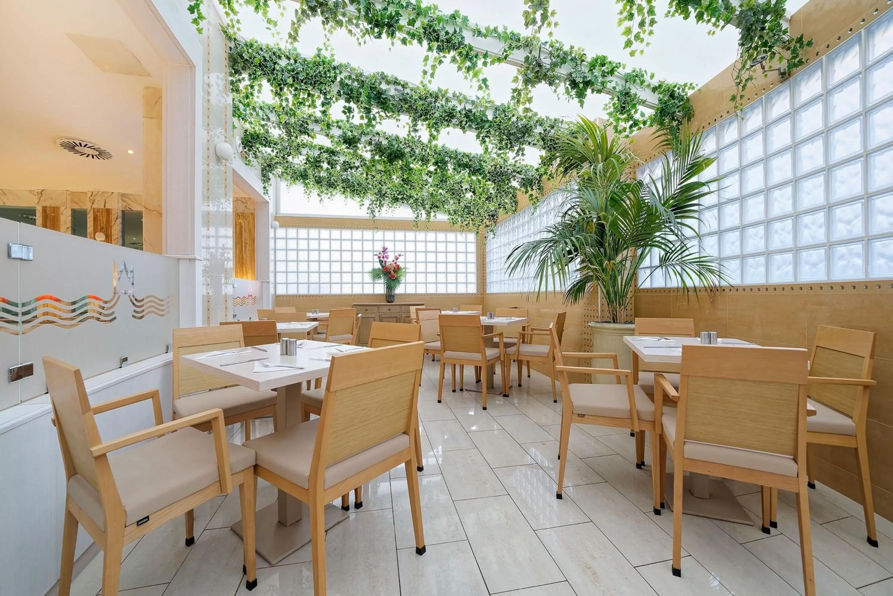 Restaurant/places to eat in Bull Eugenia Victoria & SPA