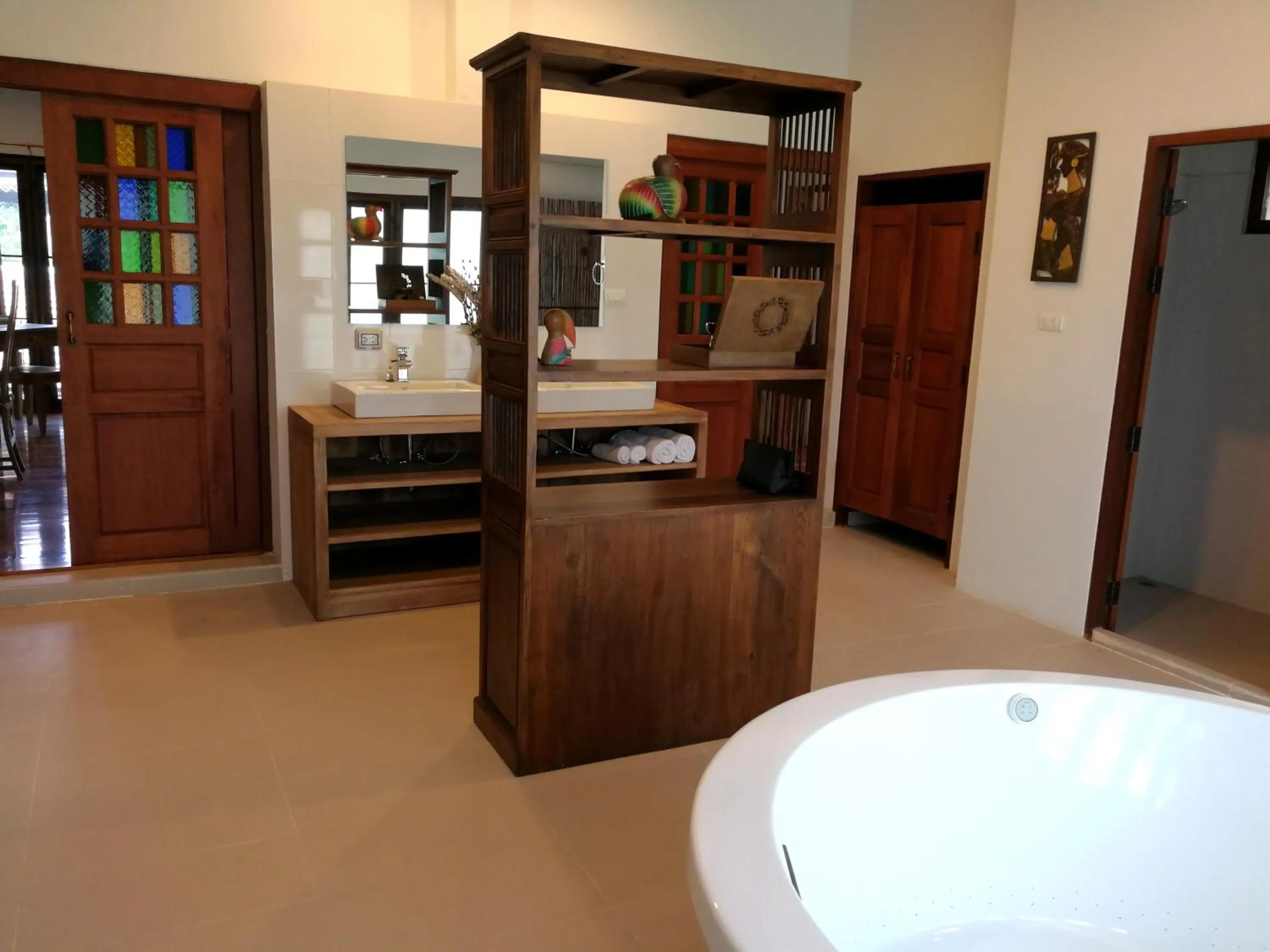 Bathroom, Bed in Jasmine Hills Lodge