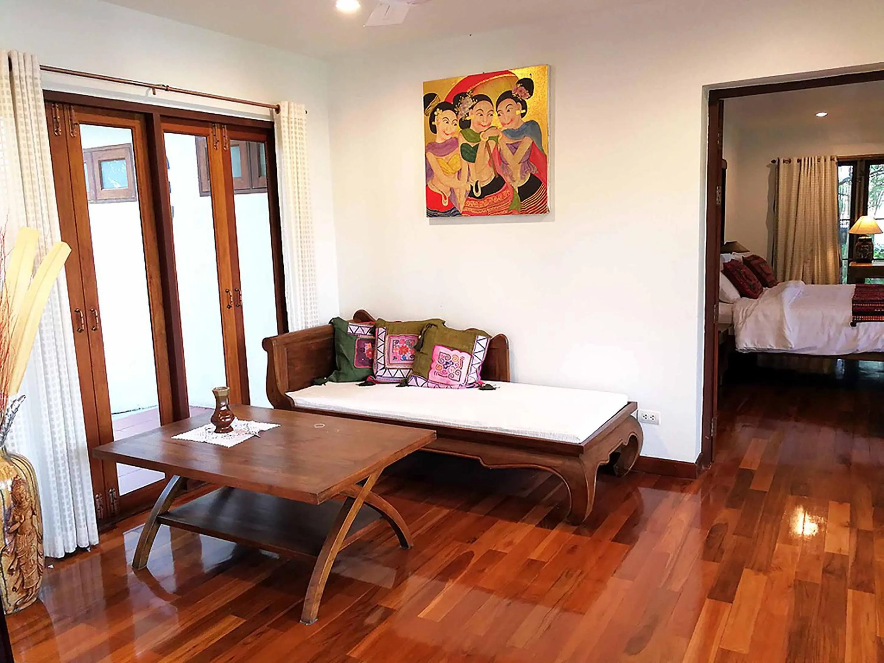 Living room, Bed in Jasmine Hills Lodge
