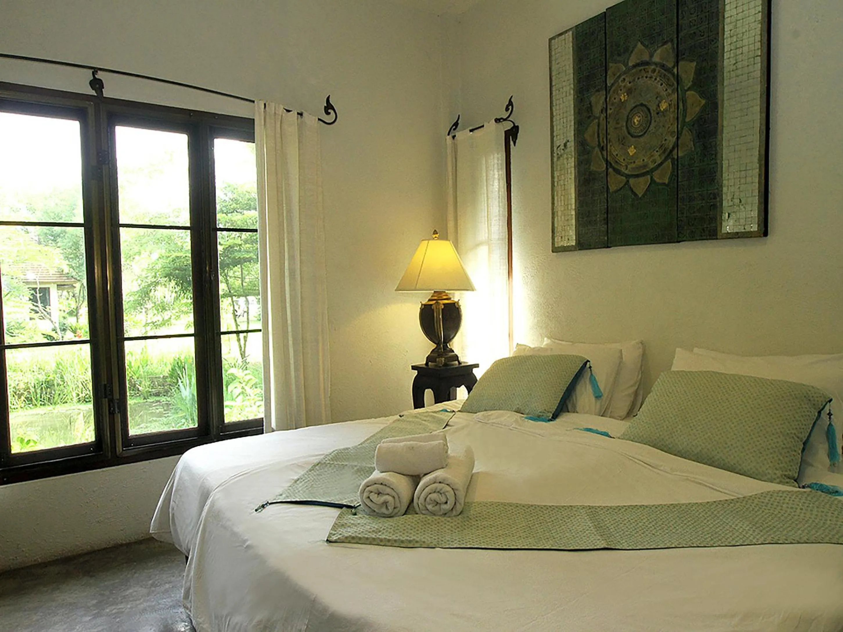Bed in Jasmine Hills Lodge