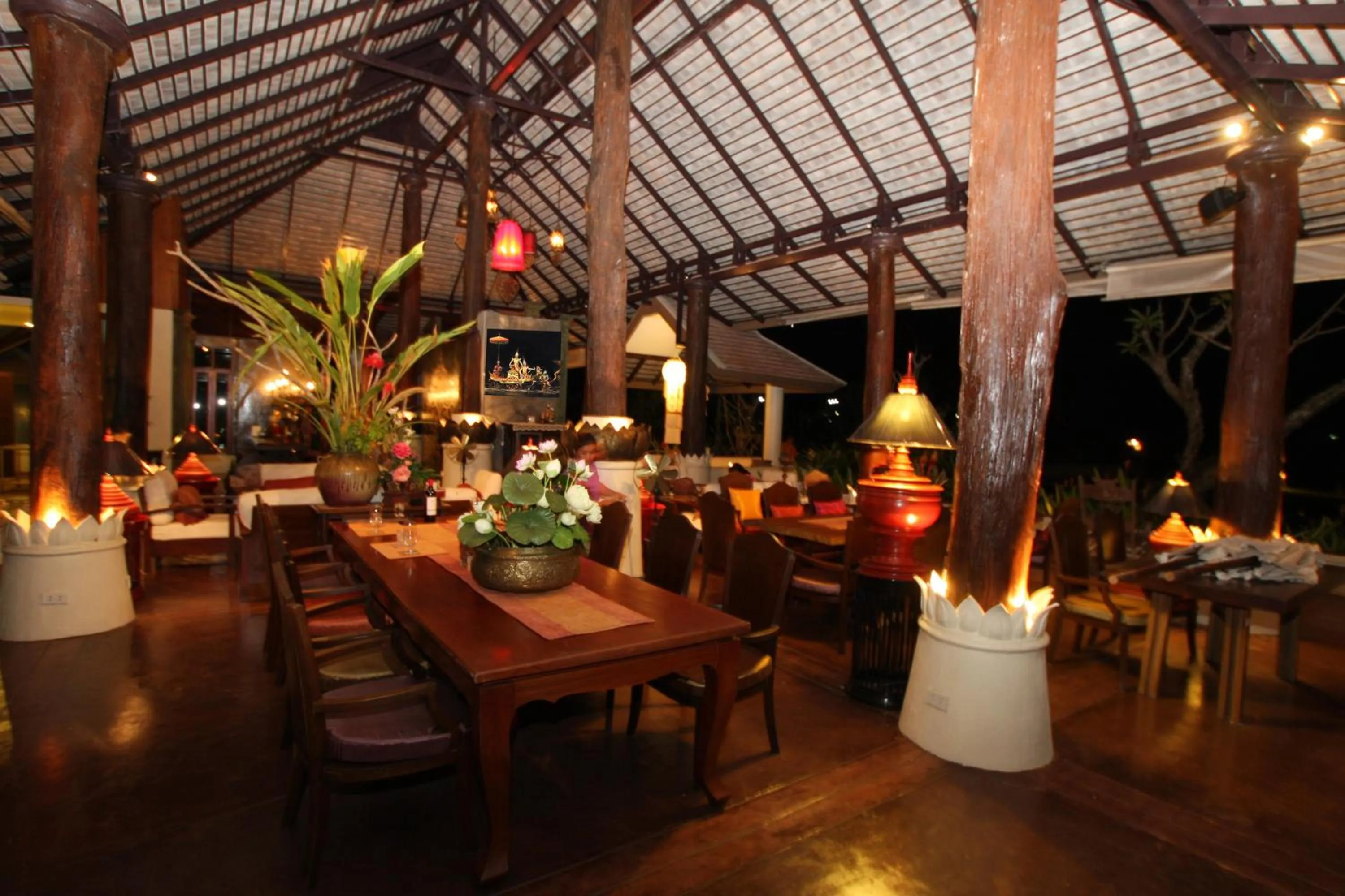 Restaurant/places to eat in Jasmine Hills Lodge