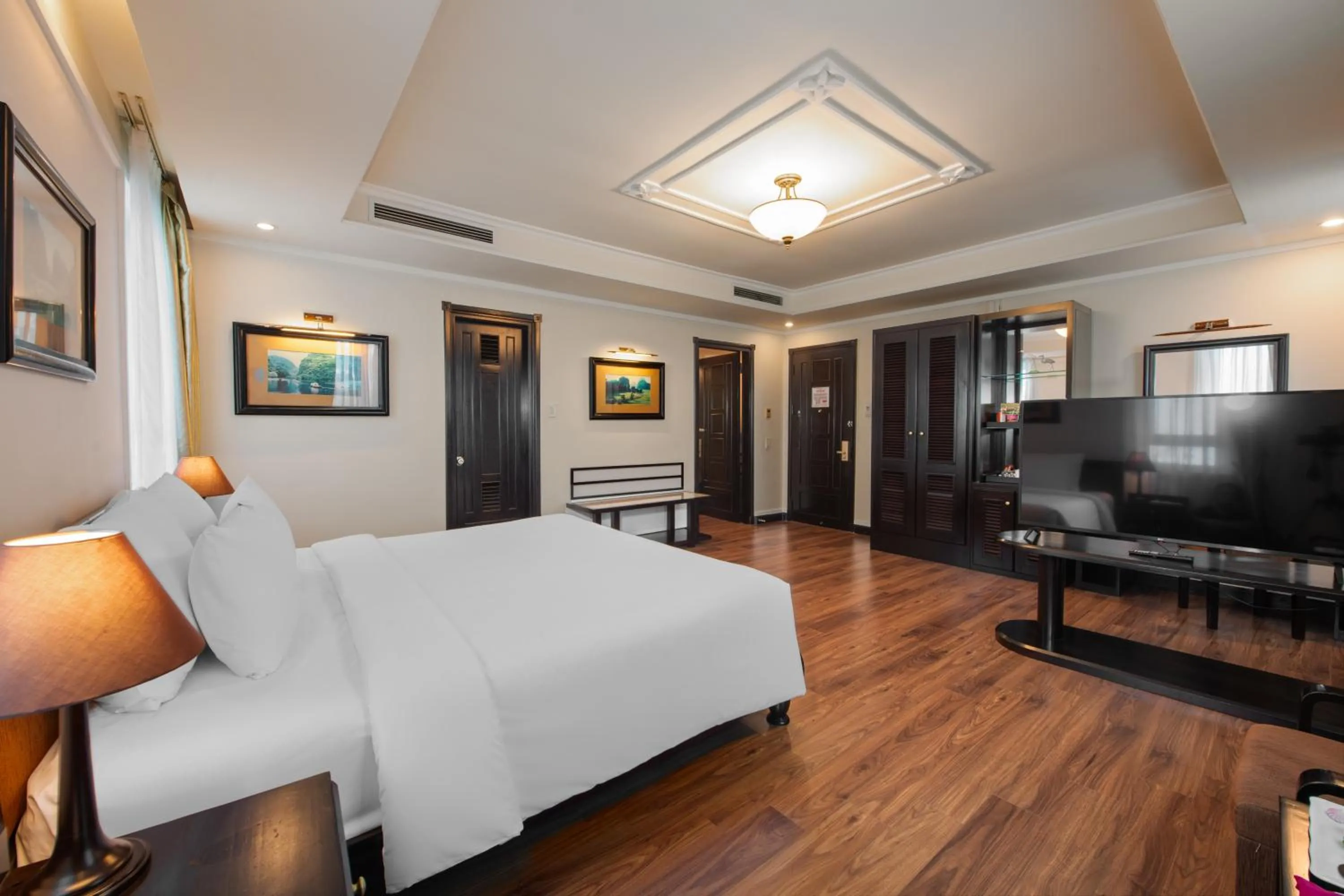 Bed in Ninh Binh Legend Hotel