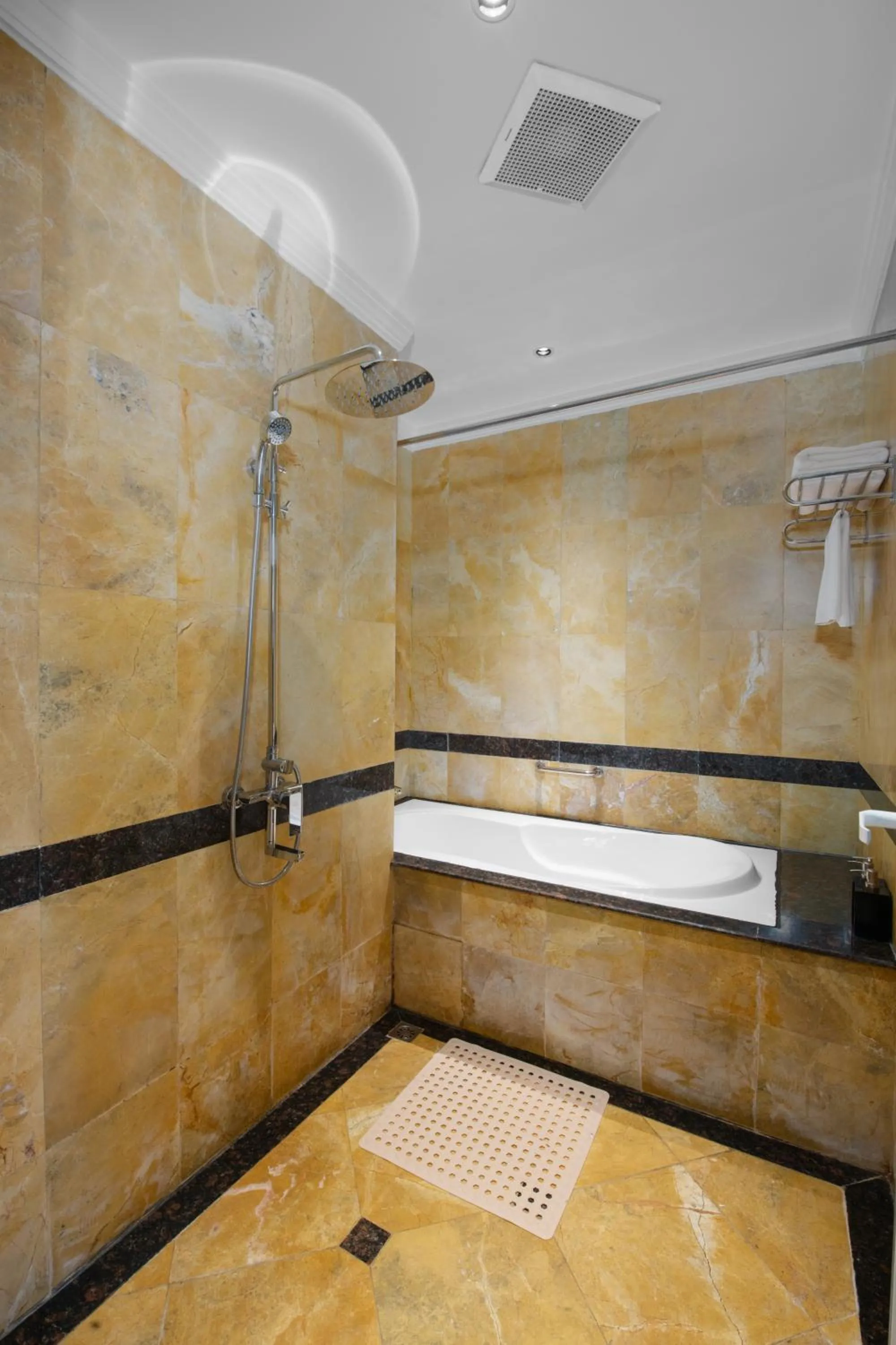 Shower in Ninh Binh Legend Hotel