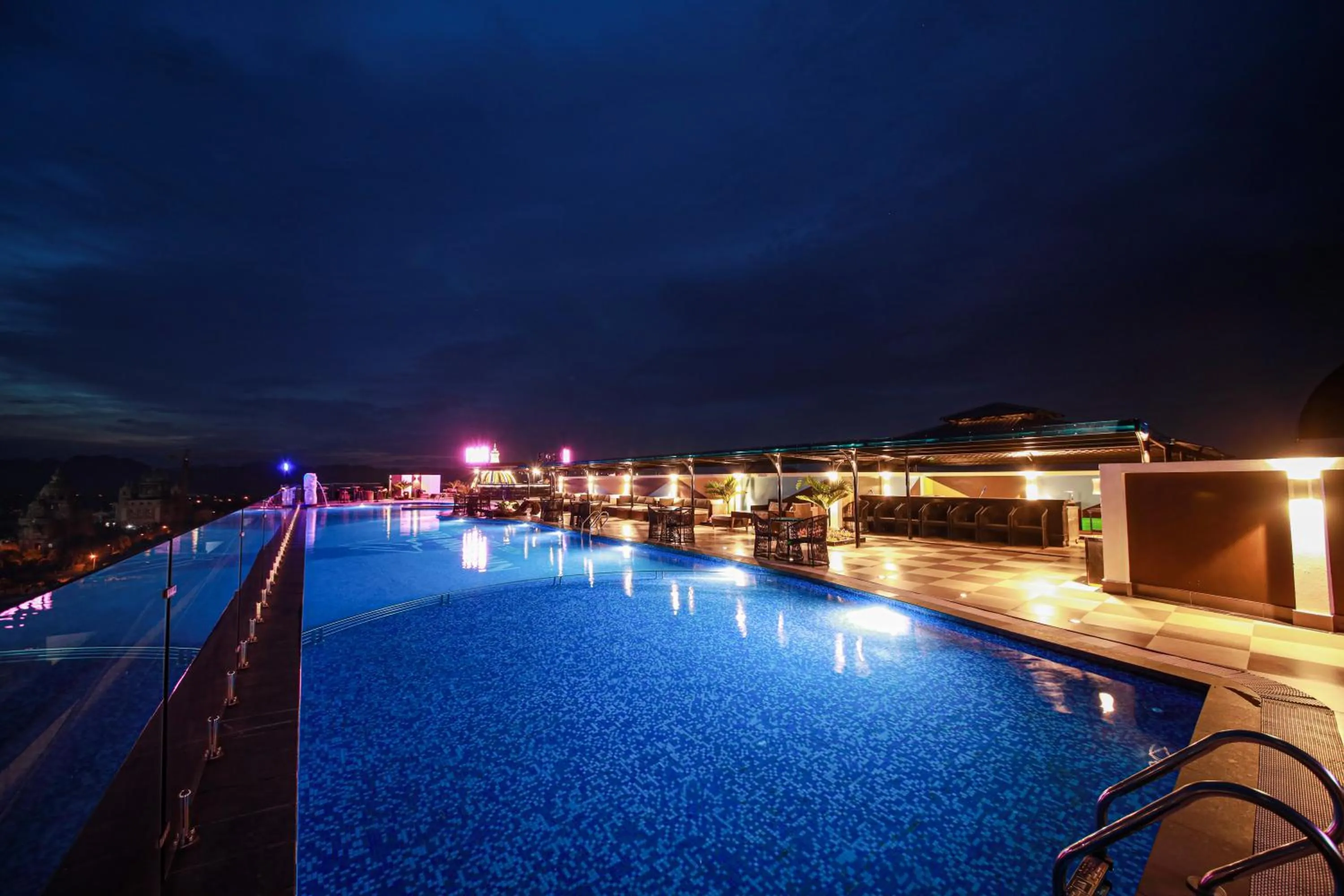 Lounge or bar in Ninh Binh Legend Hotel