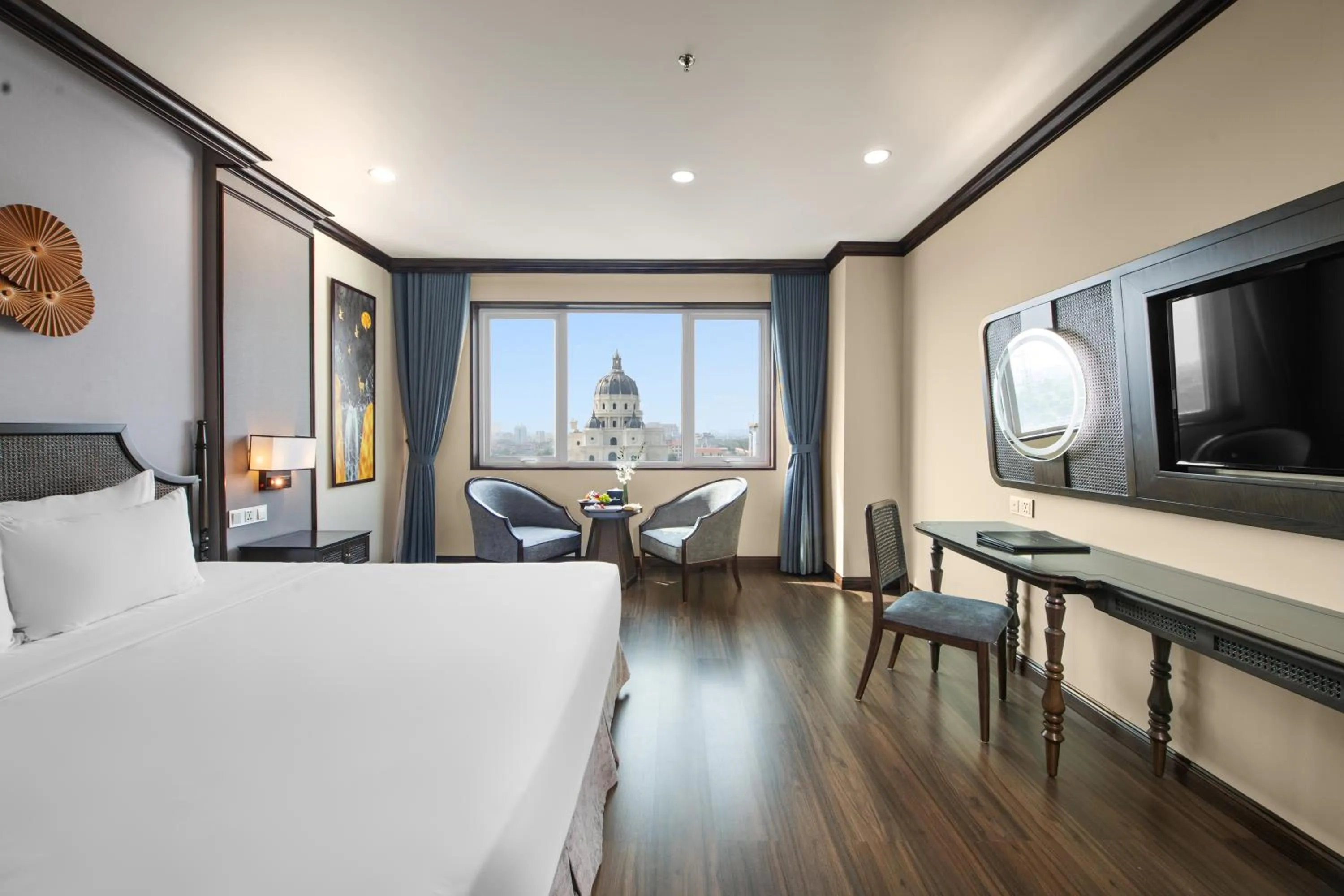 Bedroom, Bed in Ninh Binh Legend Hotel