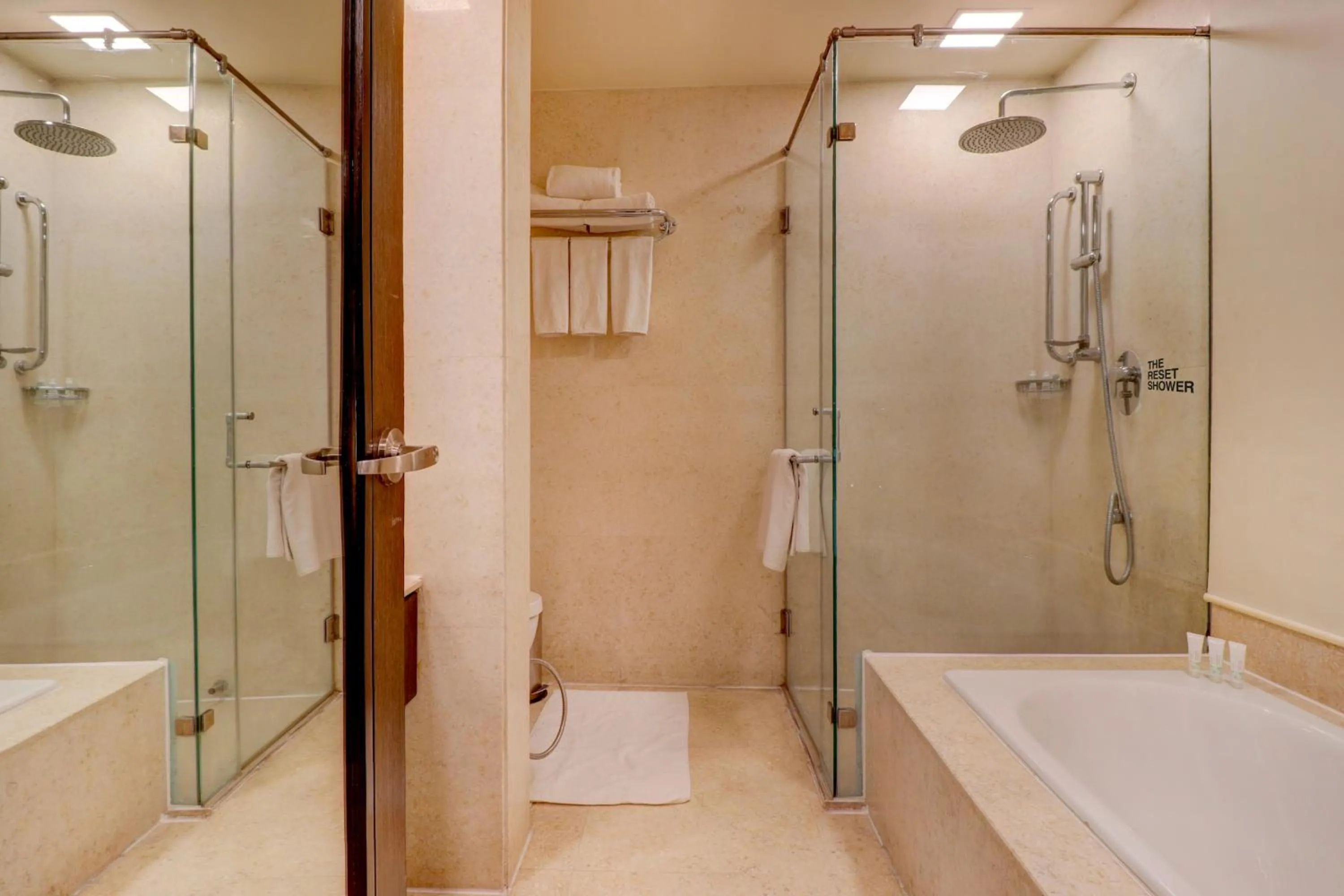 Bathroom in Sunday Hotel Jaipur