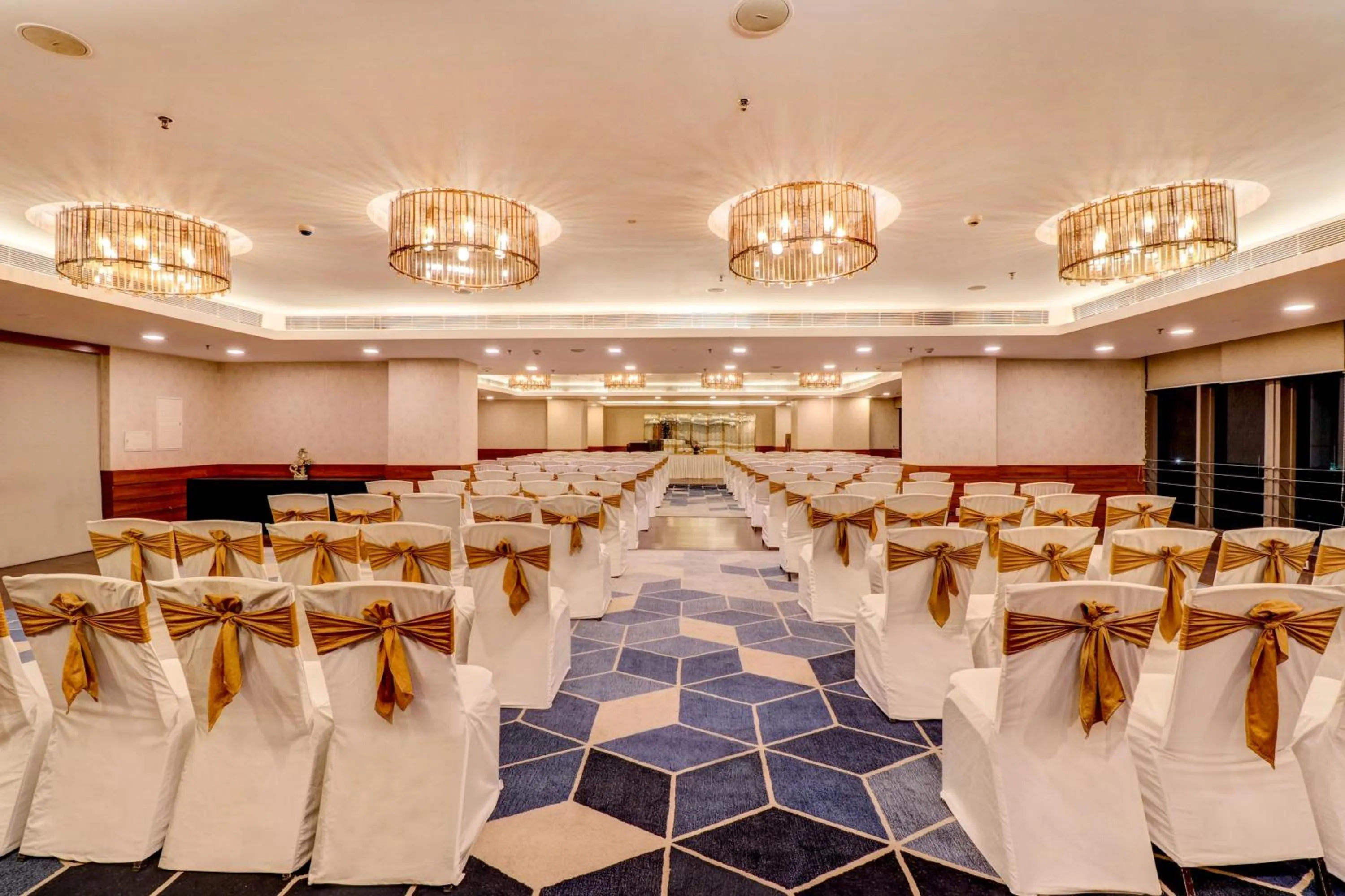 Business facilities in Sunday Hotel Jaipur