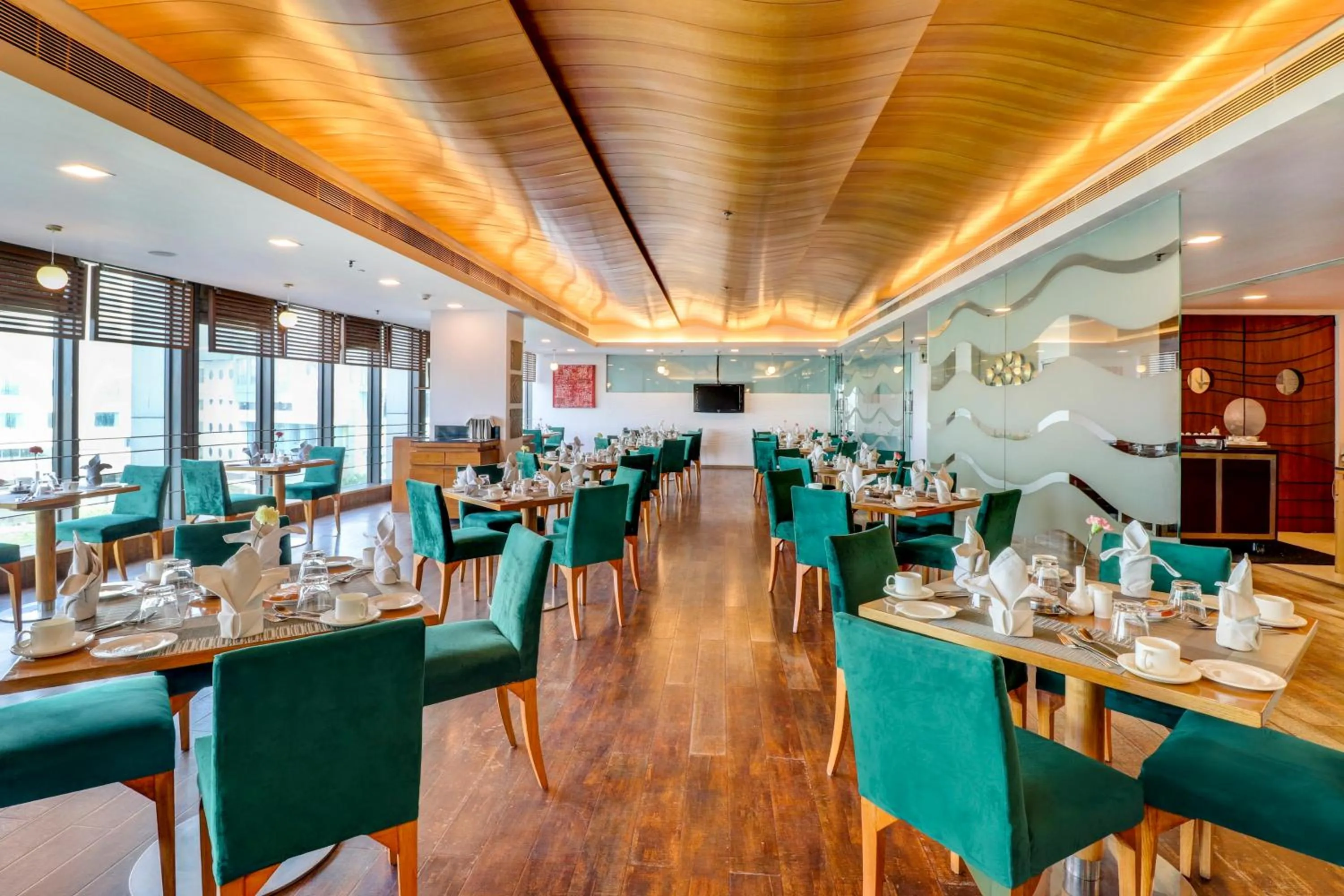 Restaurant/places to eat in Sunday Hotel Jaipur