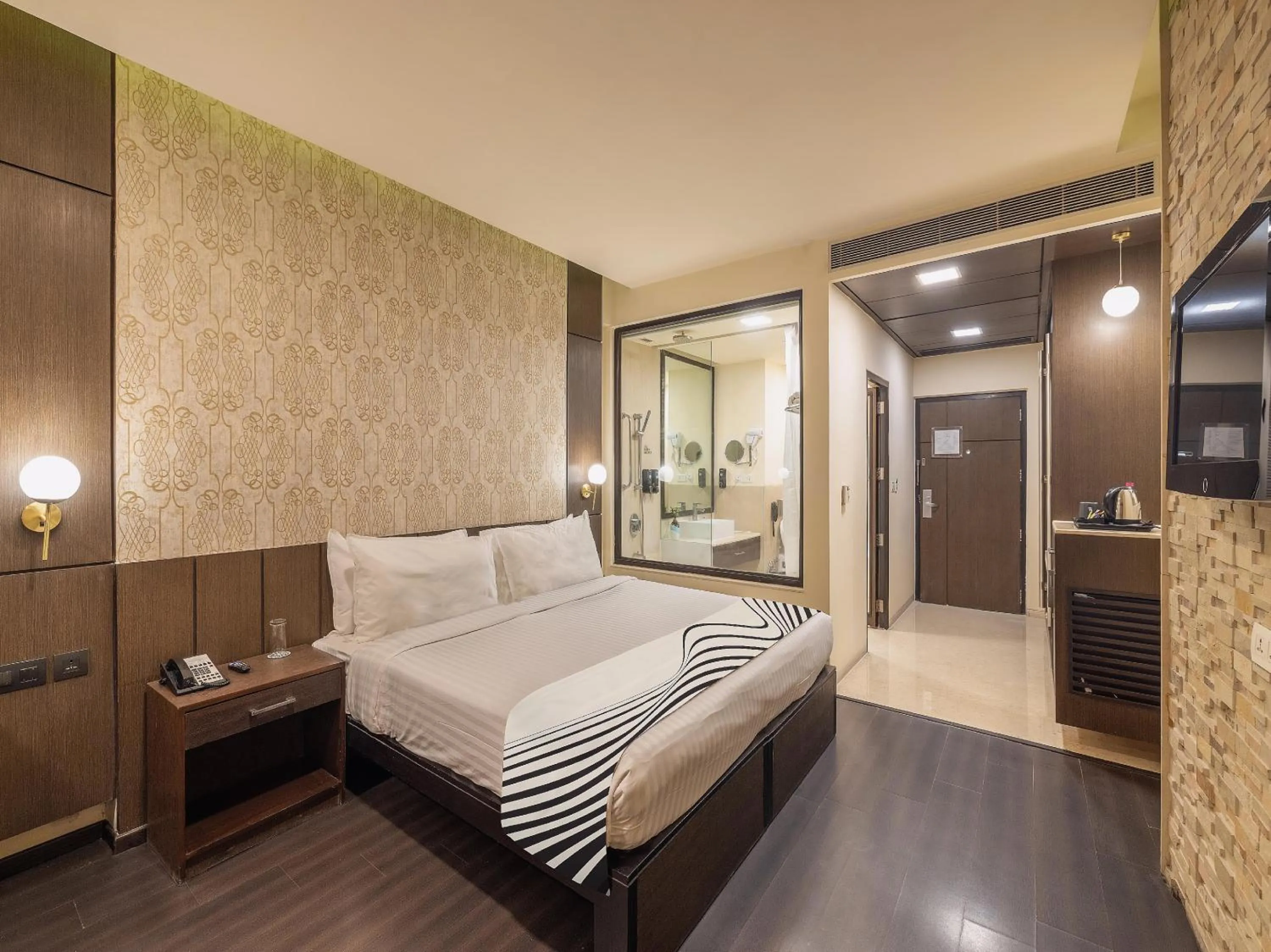 Bedroom, Bed in Sunday Hotel Jaipur