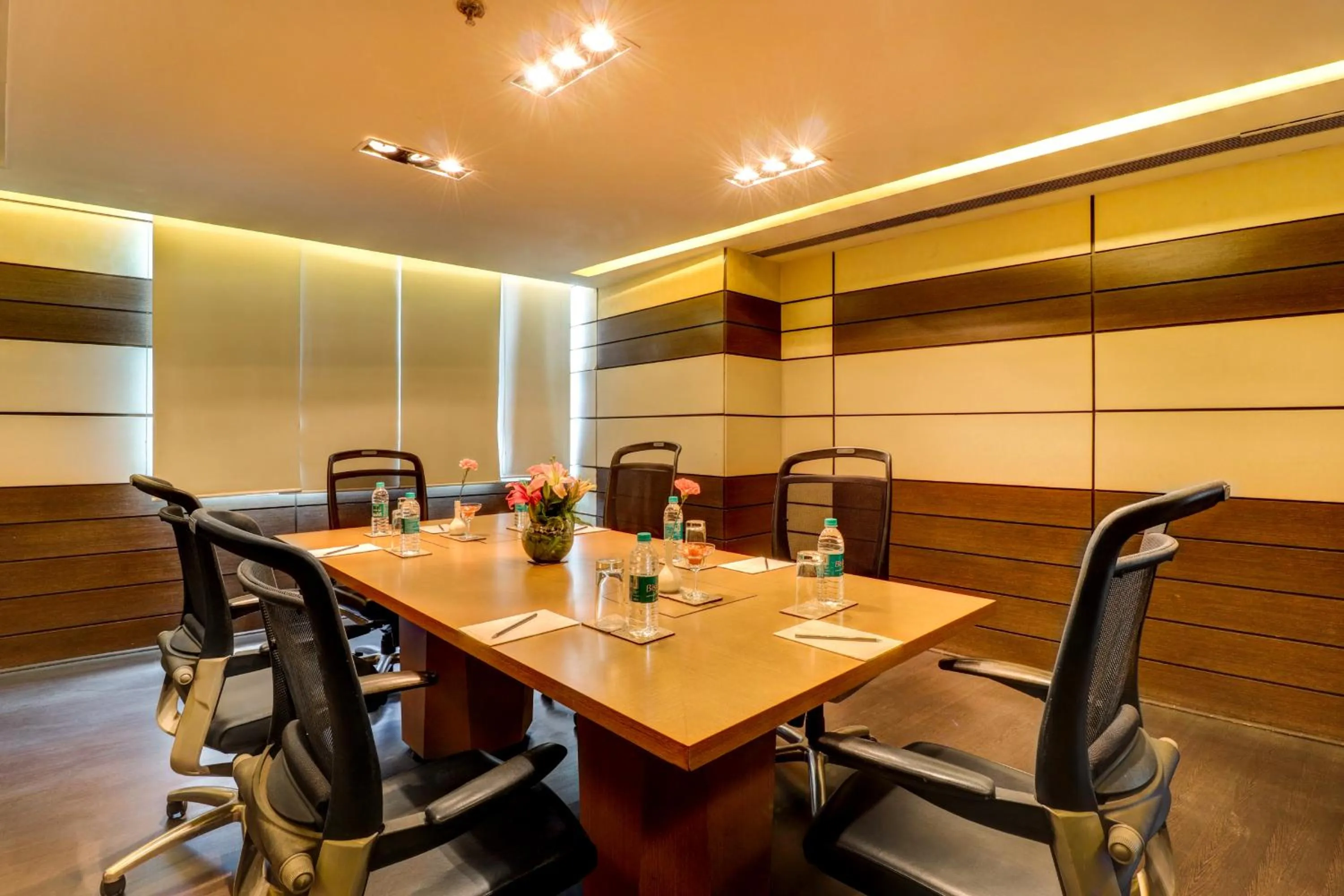 Business facilities in Sunday Hotel Jaipur