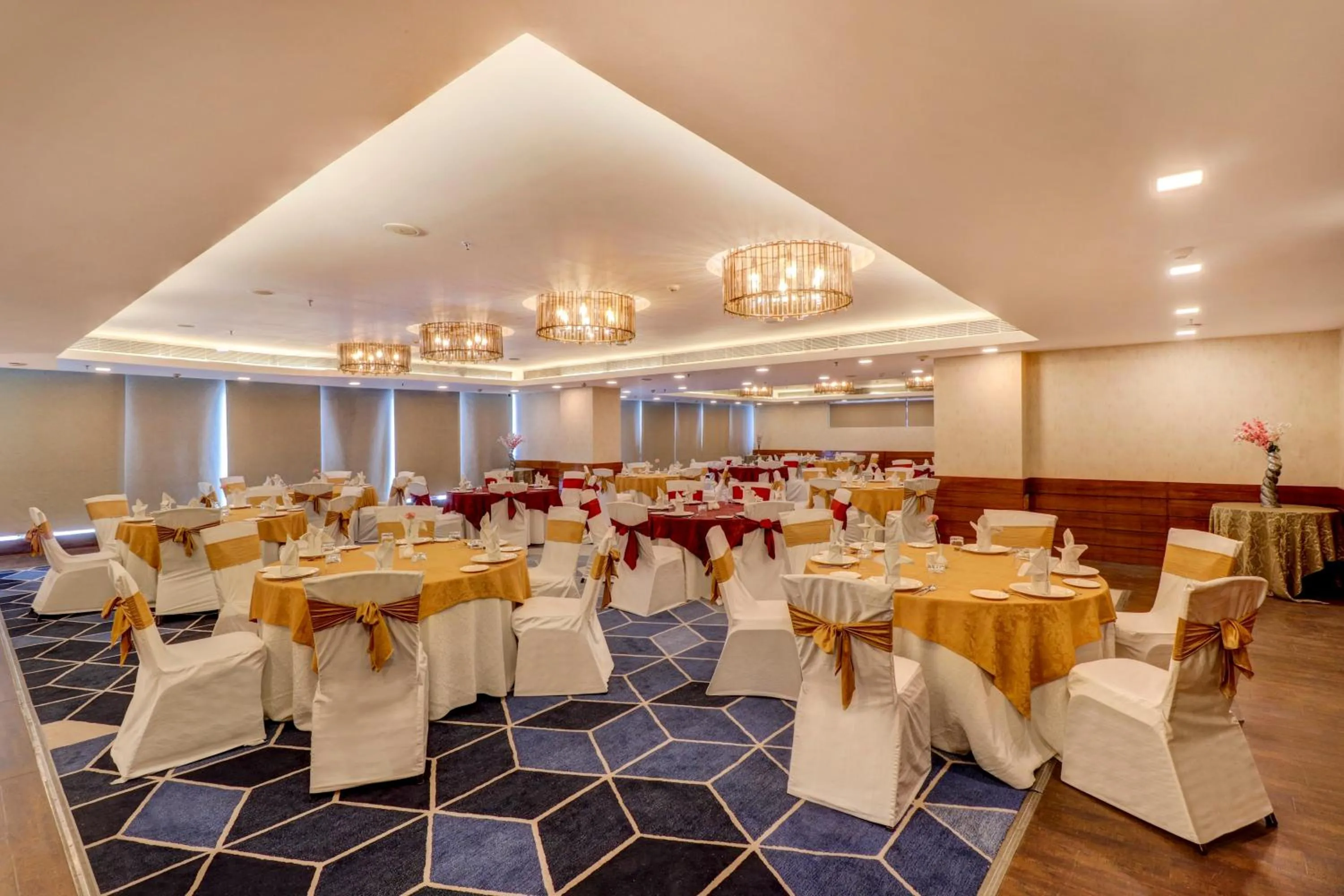 Business facilities in Sunday Hotel Jaipur