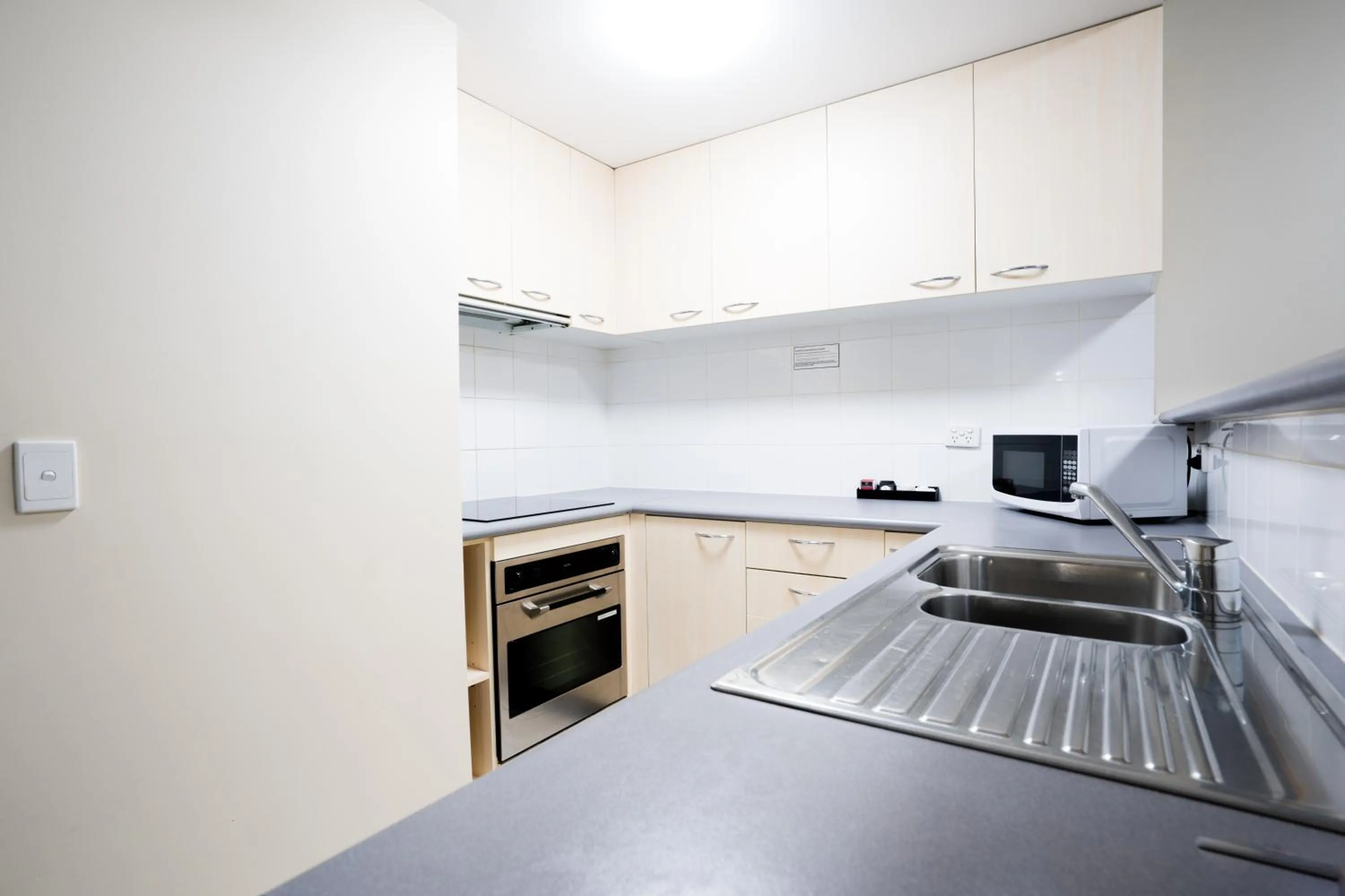 HarbourView Apartment Hotel (now Arrow on Spencer)