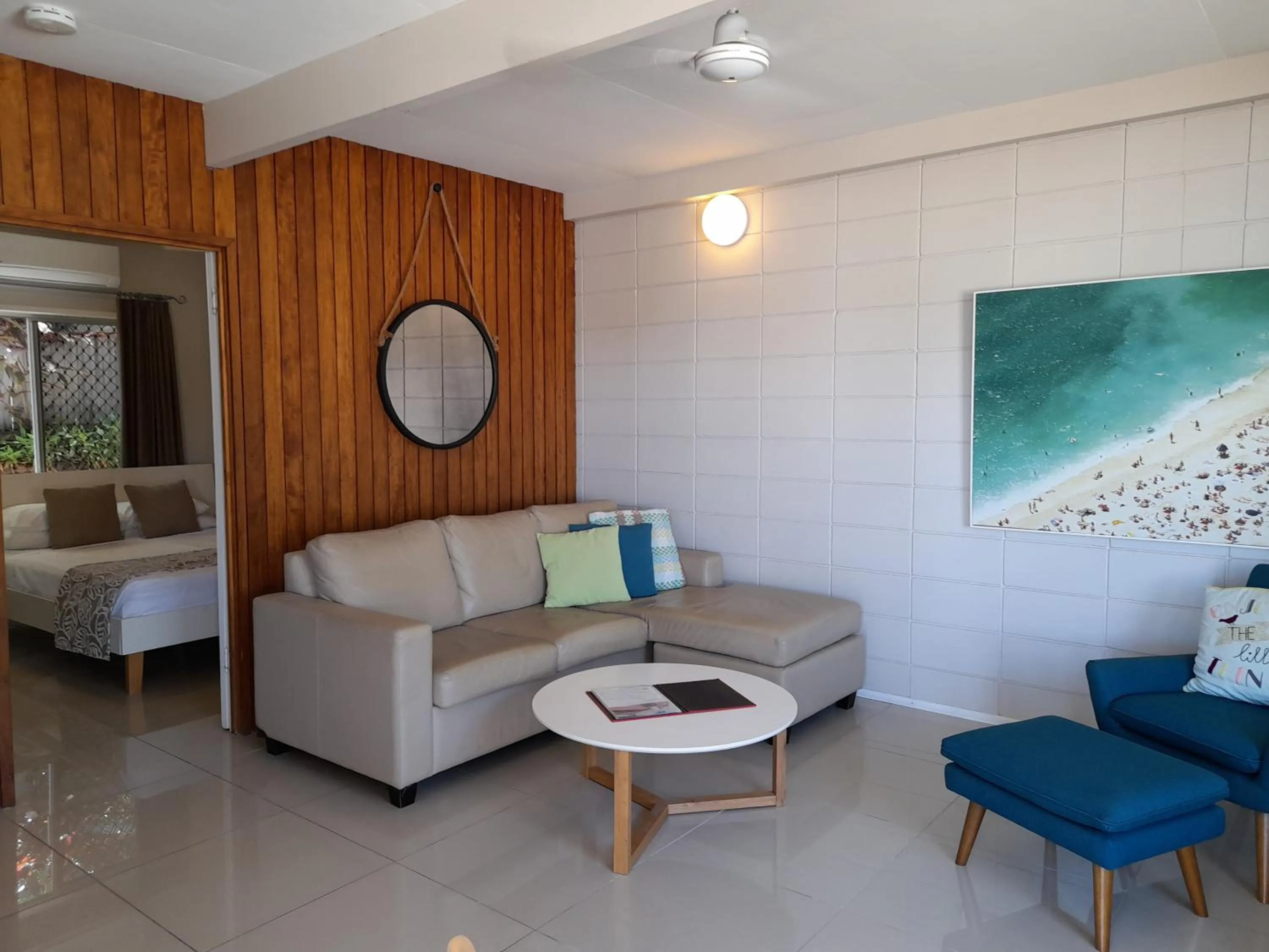Living room in Airlie Apartments