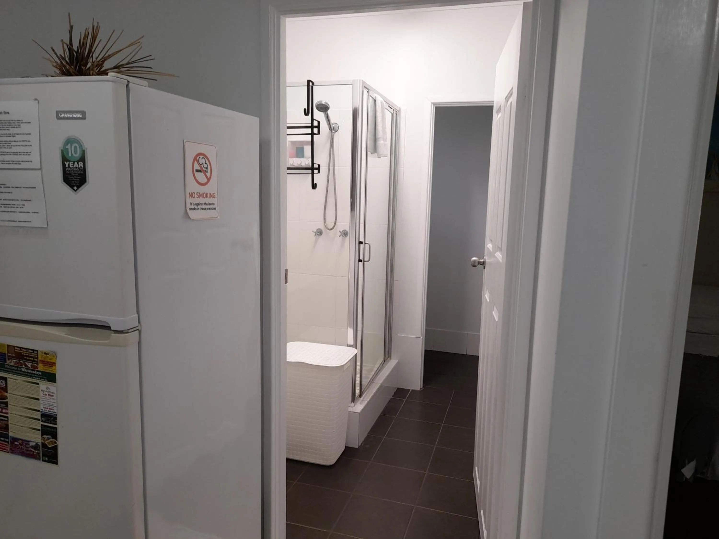 Bathroom in Airlie Apartments