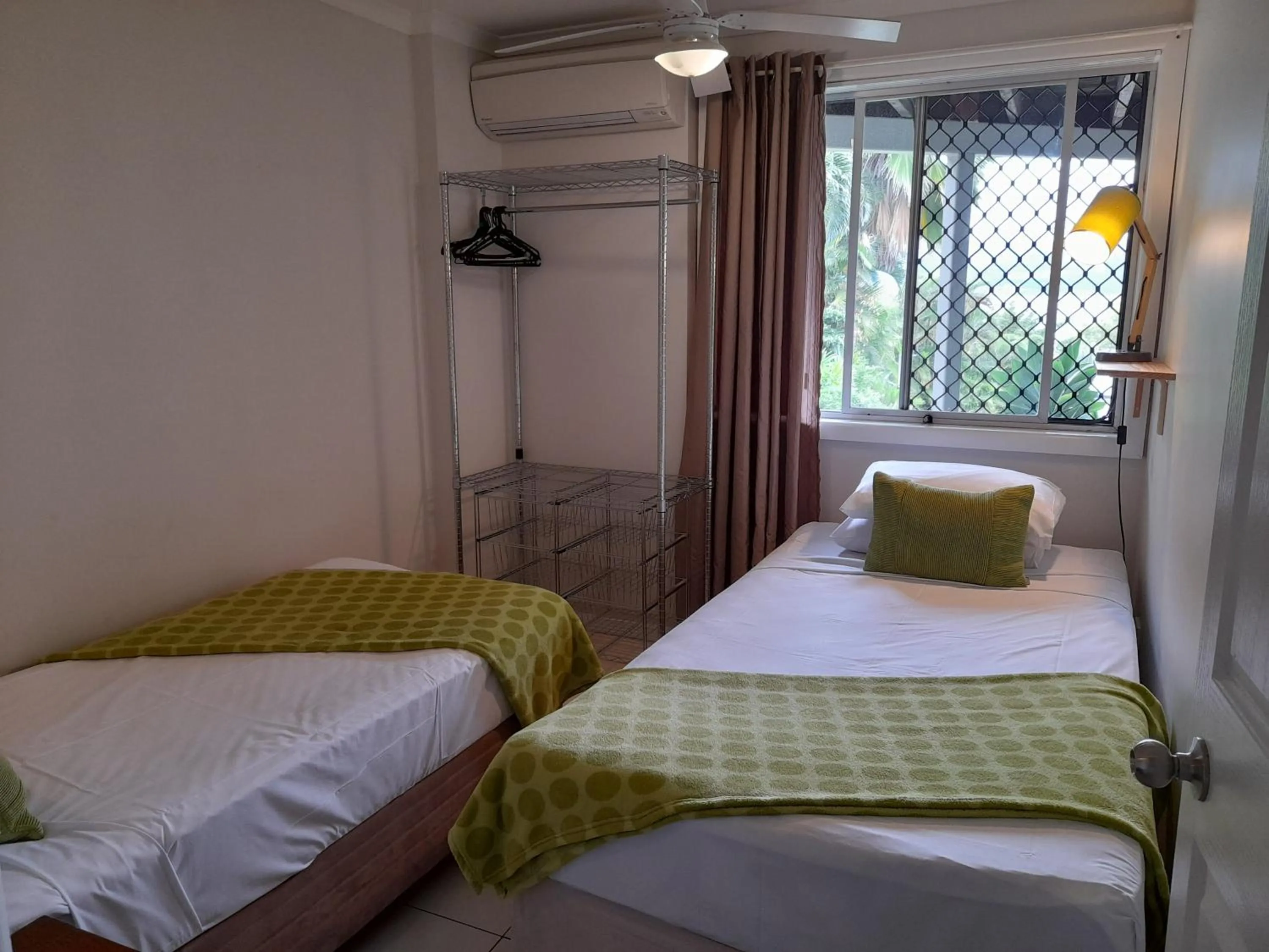 Bed in Airlie Apartments