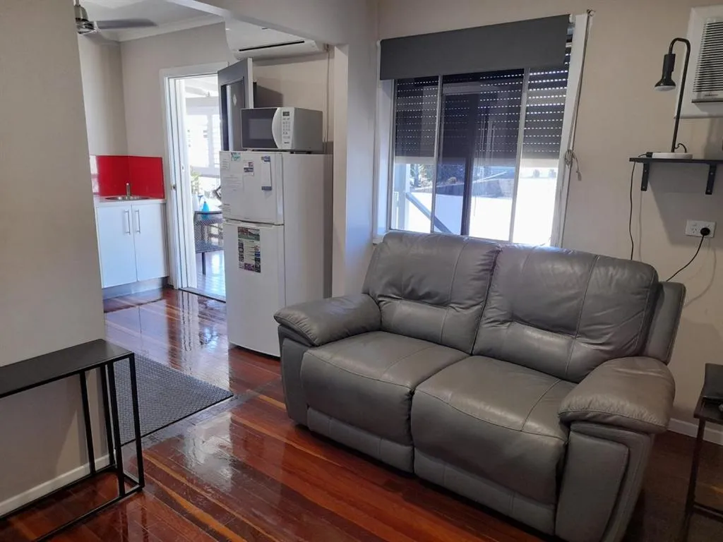 Living room in Airlie Apartments