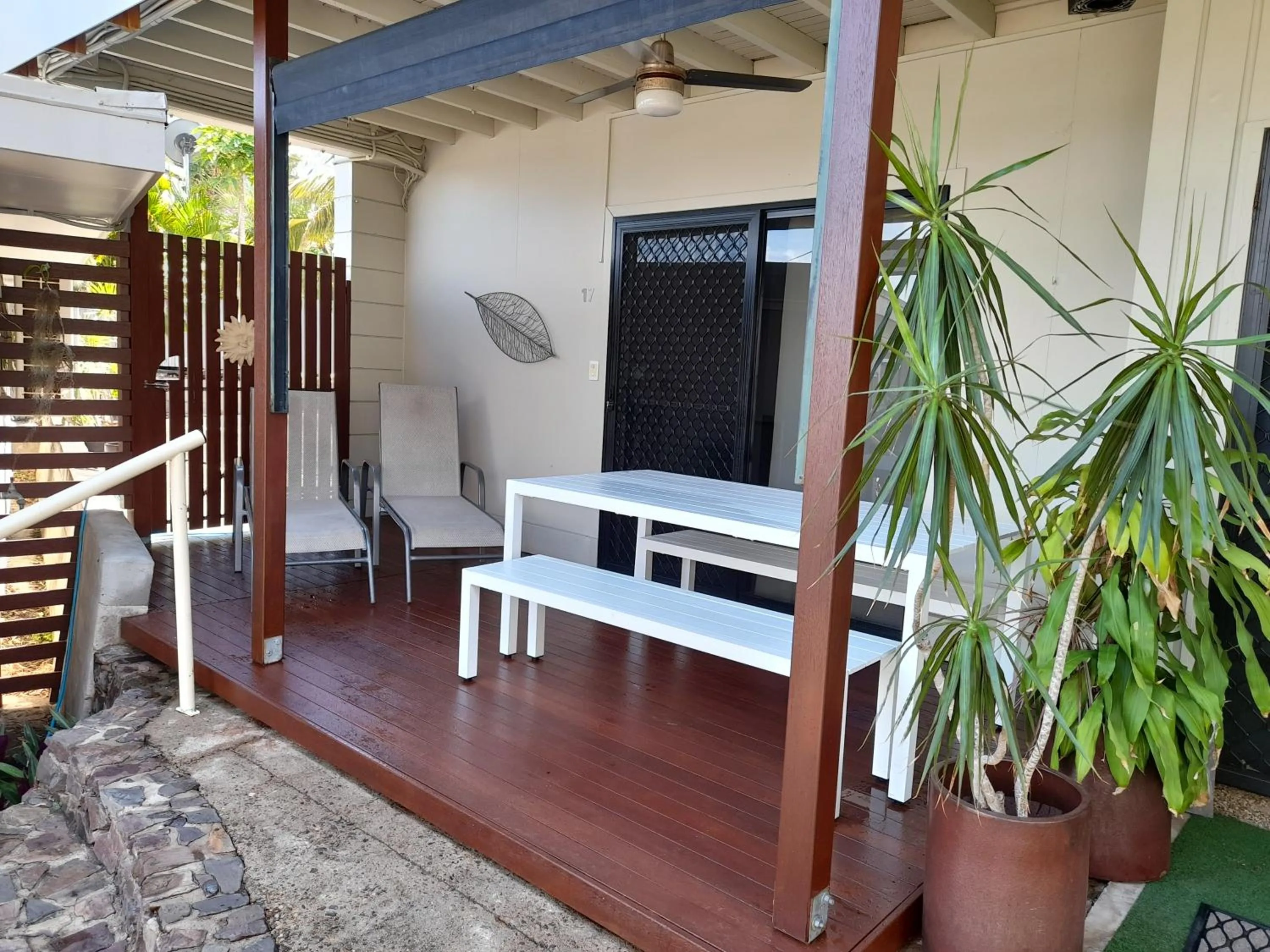 Patio in Airlie Apartments