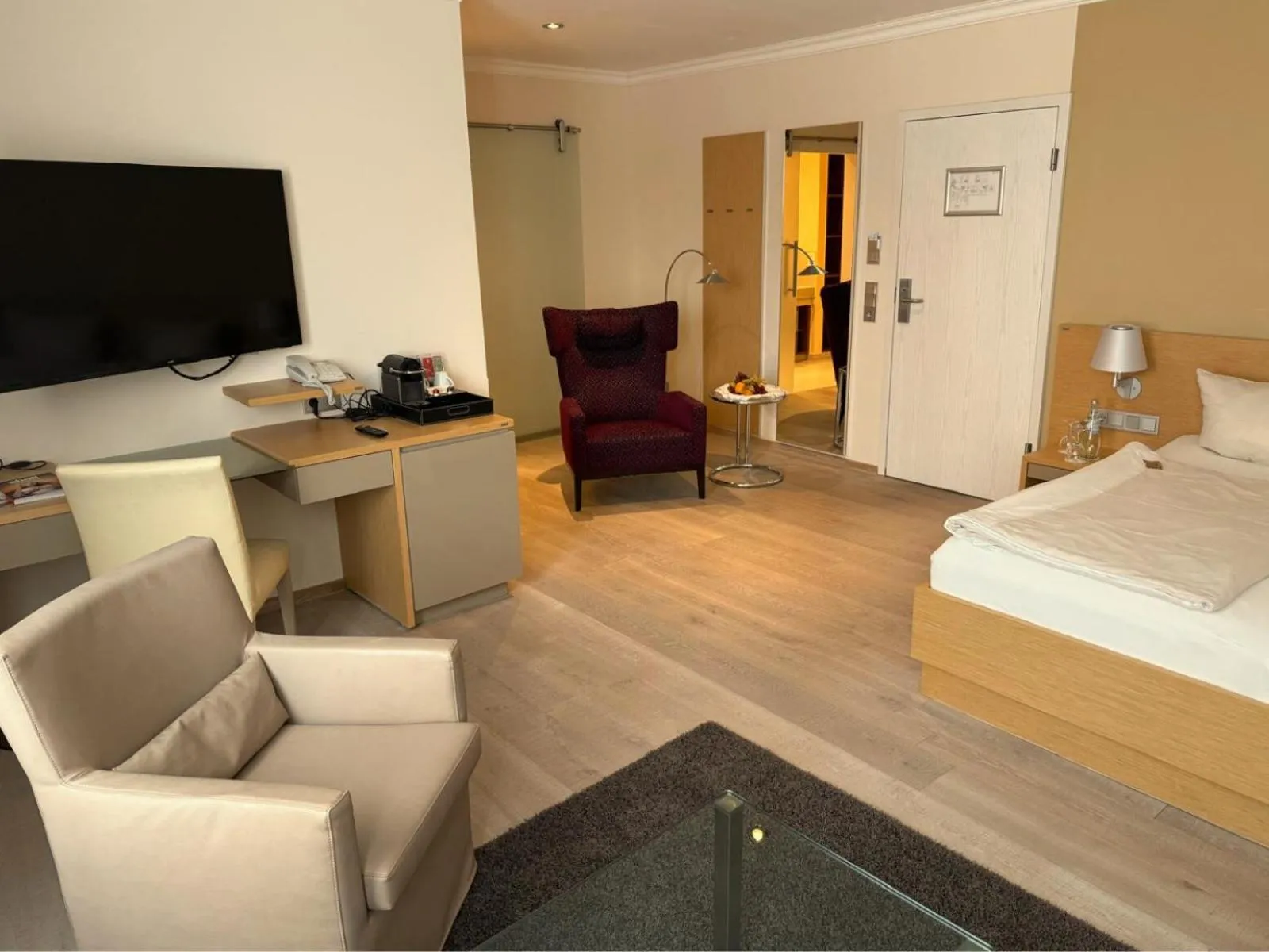 Bedroom, Bed in Strandhotel Georgshöhe