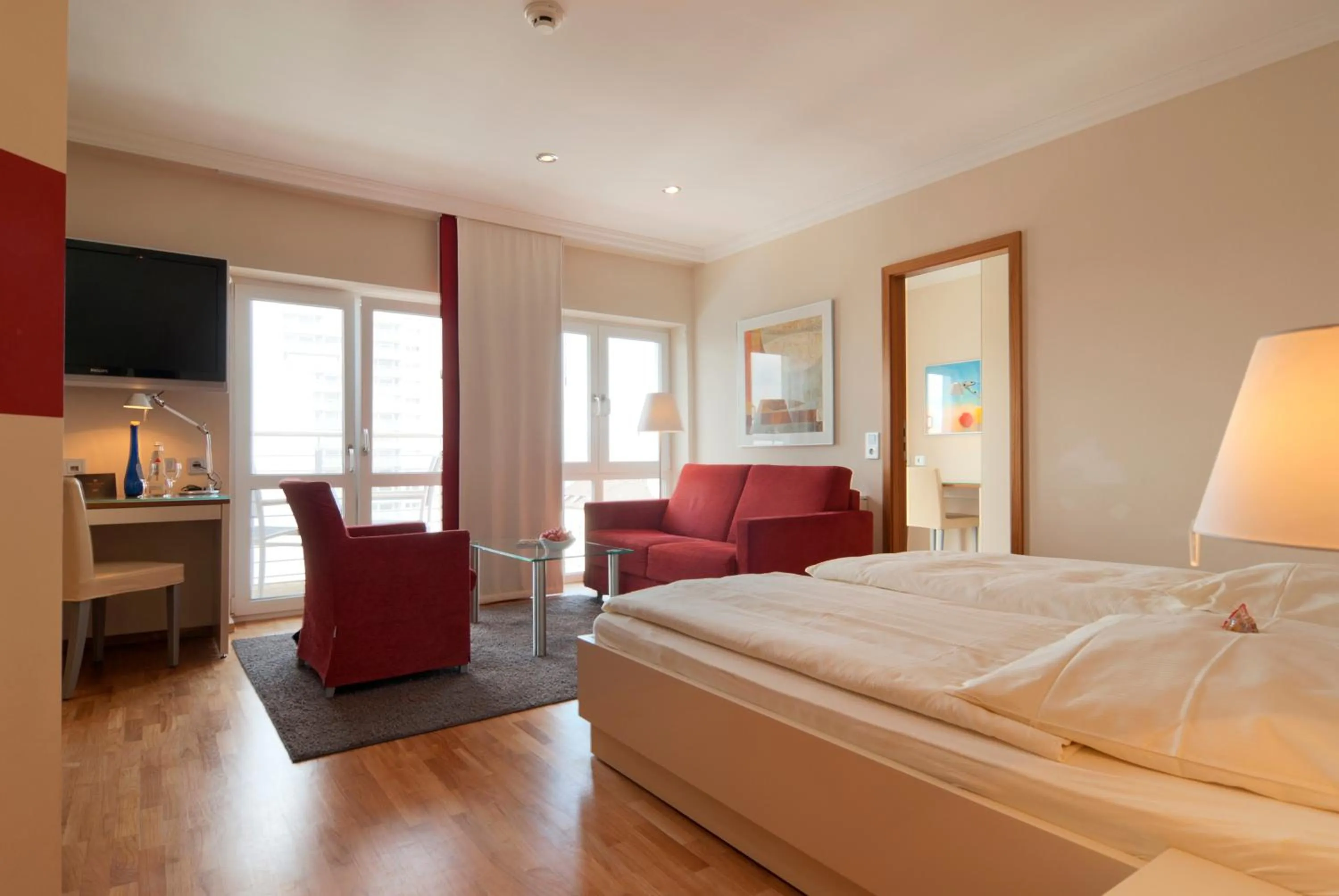 Photo of the whole room, Bed in Strandhotel Georgshöhe