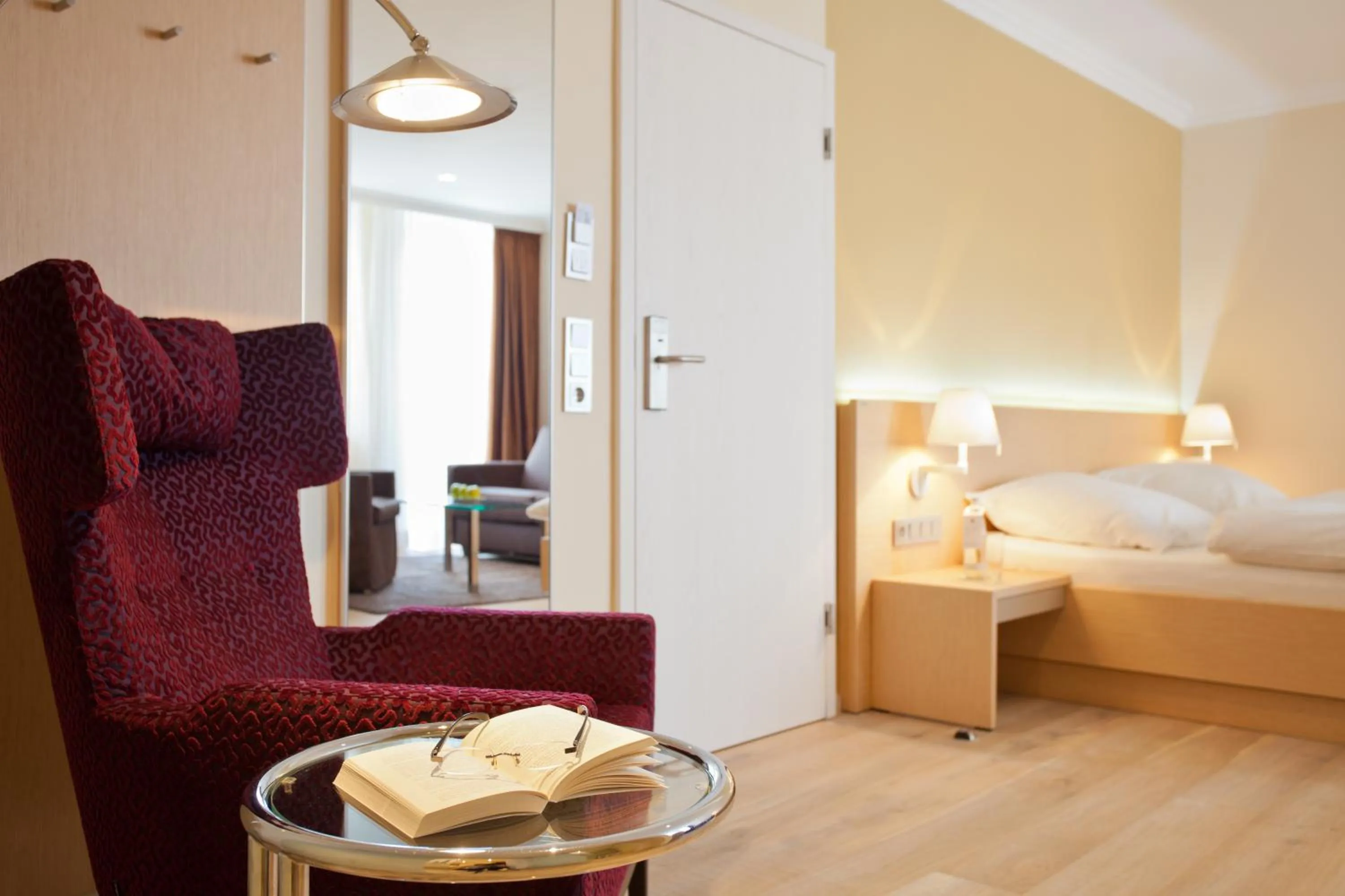 Photo of the whole room, Bed in Strandhotel Georgshöhe