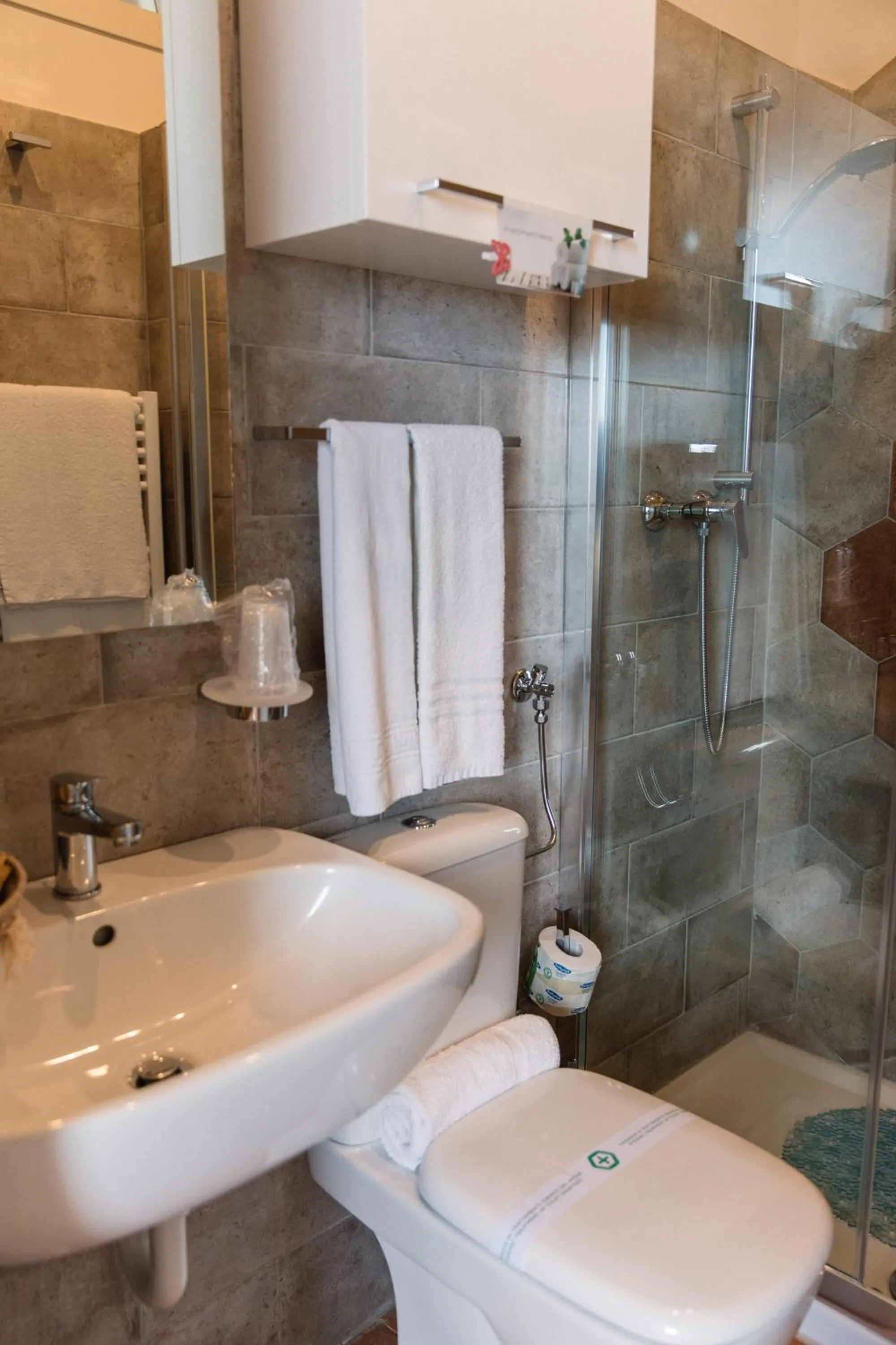 Shower in Villa Mascitti B&B Tortoreto Alto
