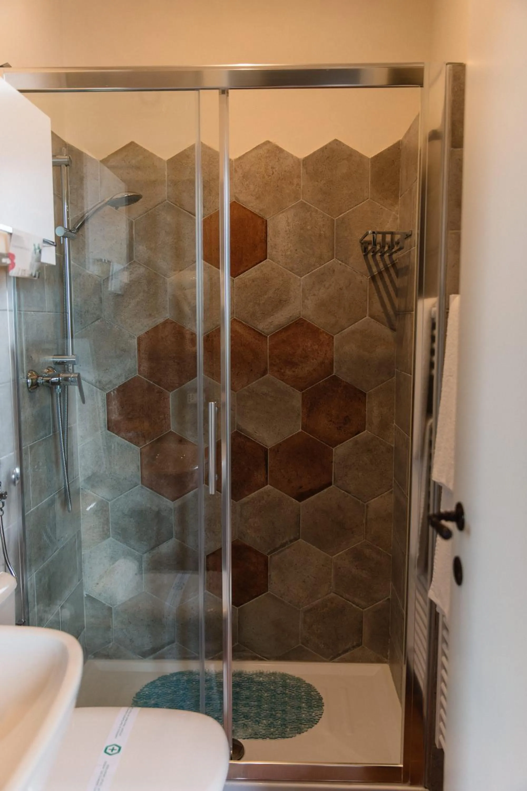 Shower in Villa Mascitti B&B Tortoreto Alto