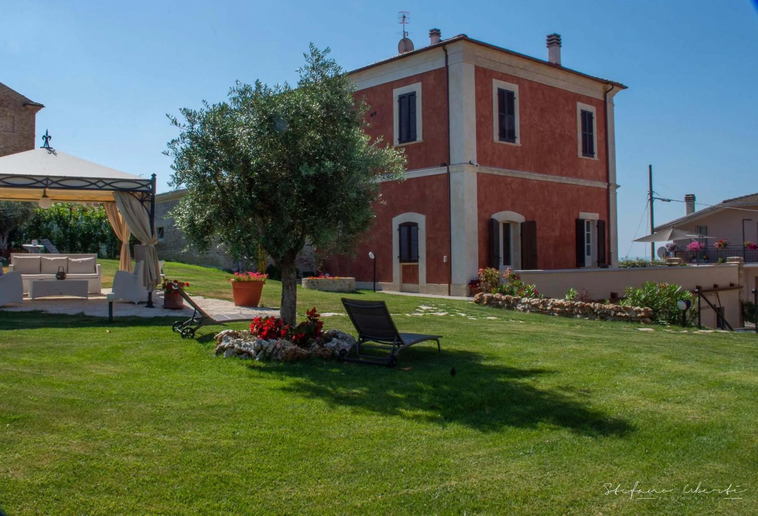 Property building in Villa Mascitti B&B Tortoreto Alto