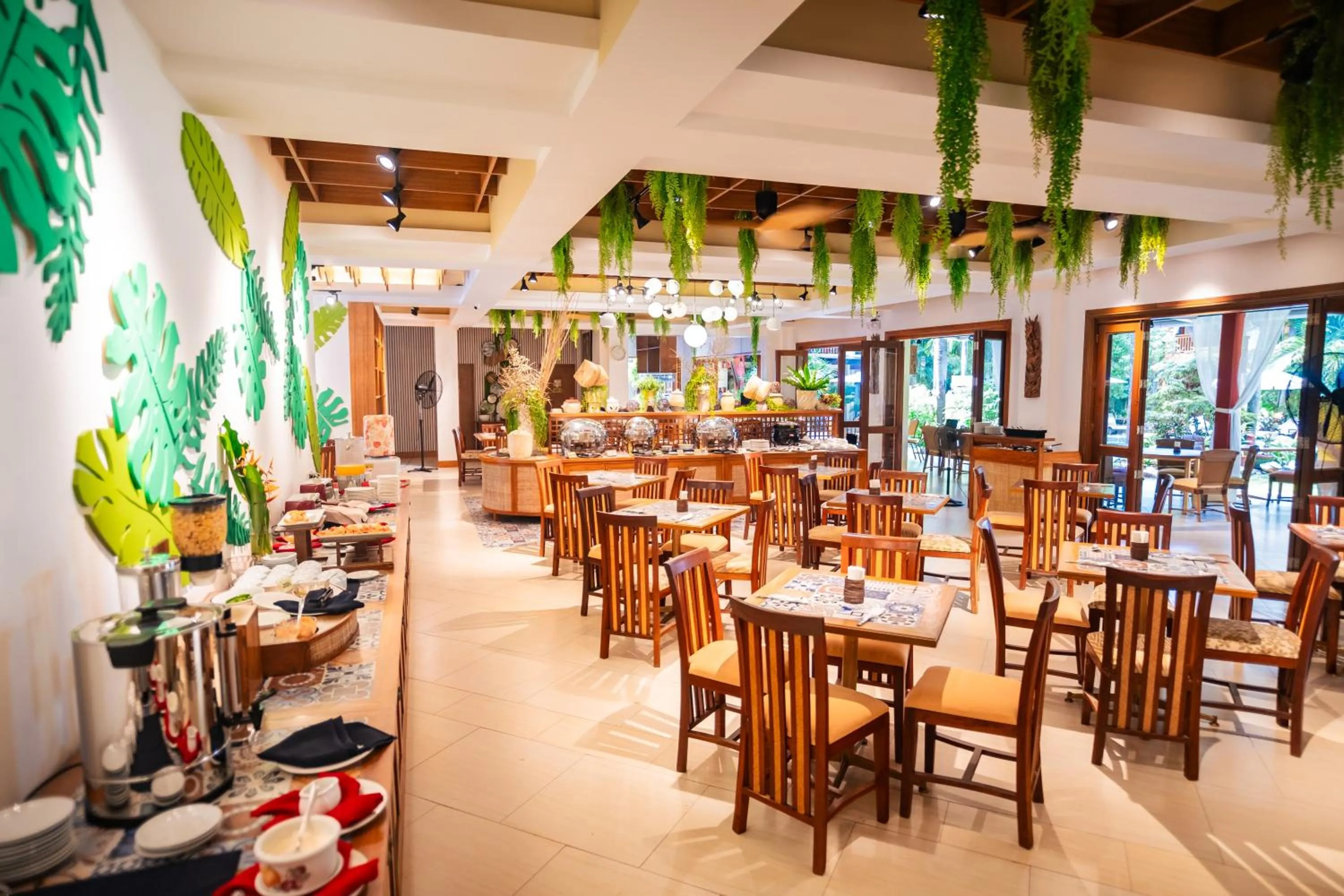 Restaurant/places to eat in Boracay Tropics Resort Hotel