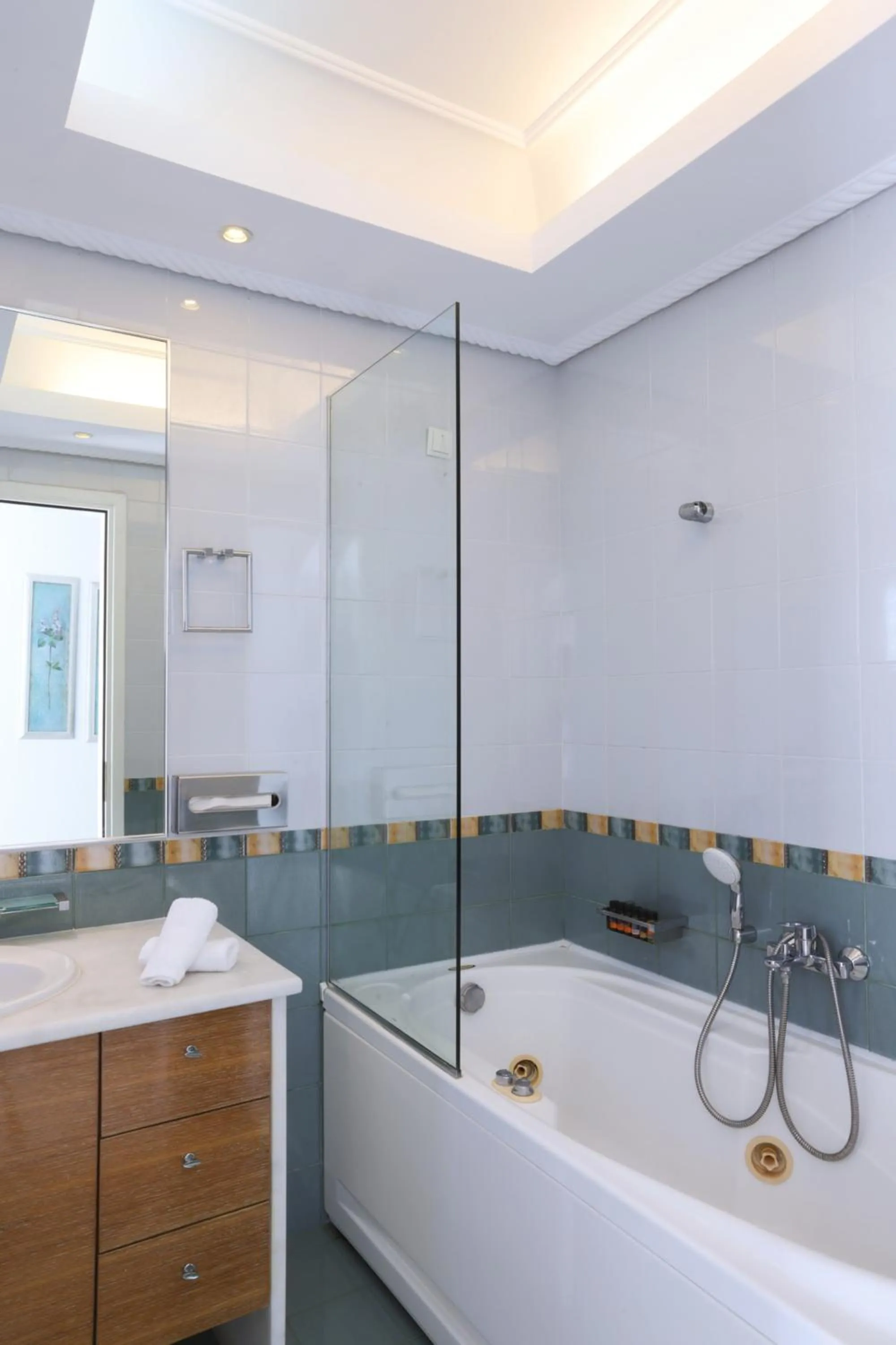 Poseidon Hotel Suites