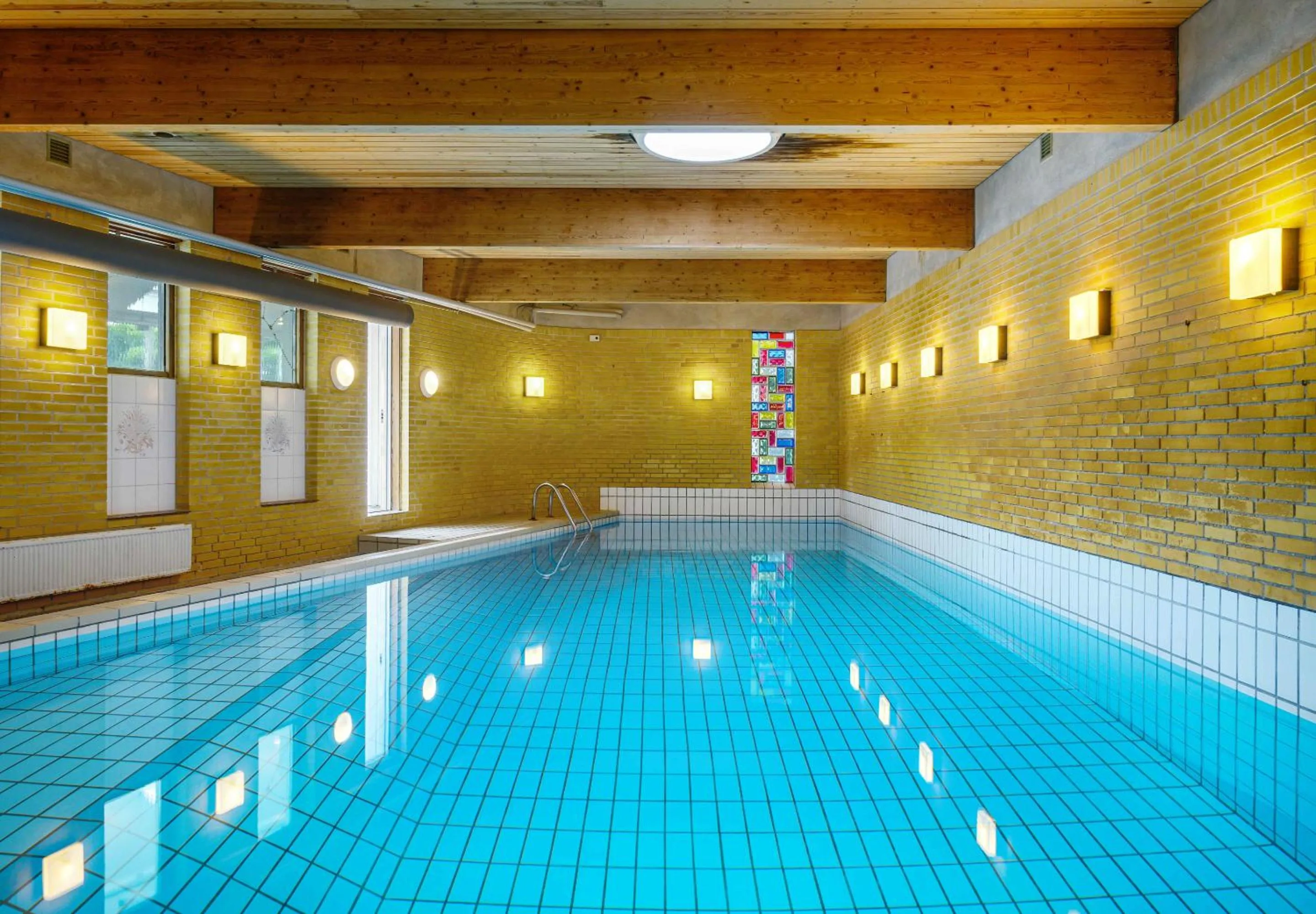 Swimming pool in Hotel Menstrup Kro