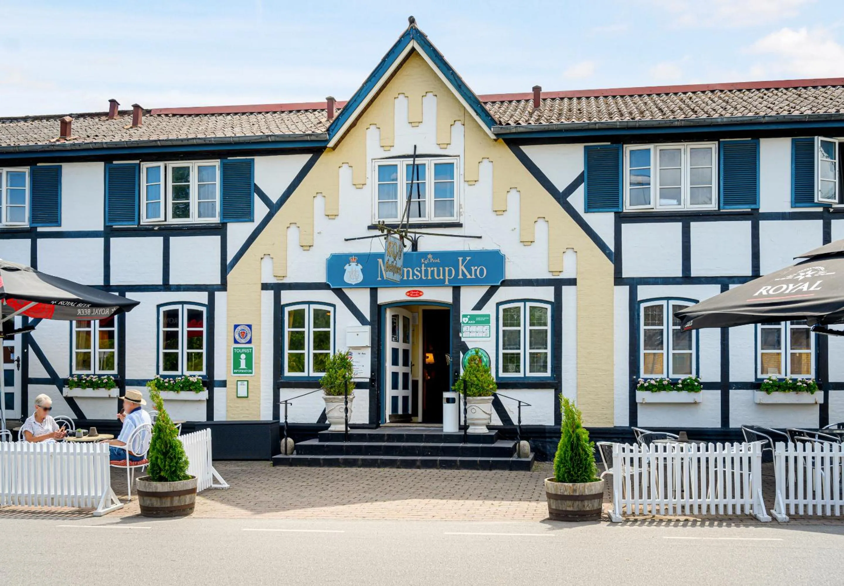 Facade/entrance in Hotel Menstrup Kro