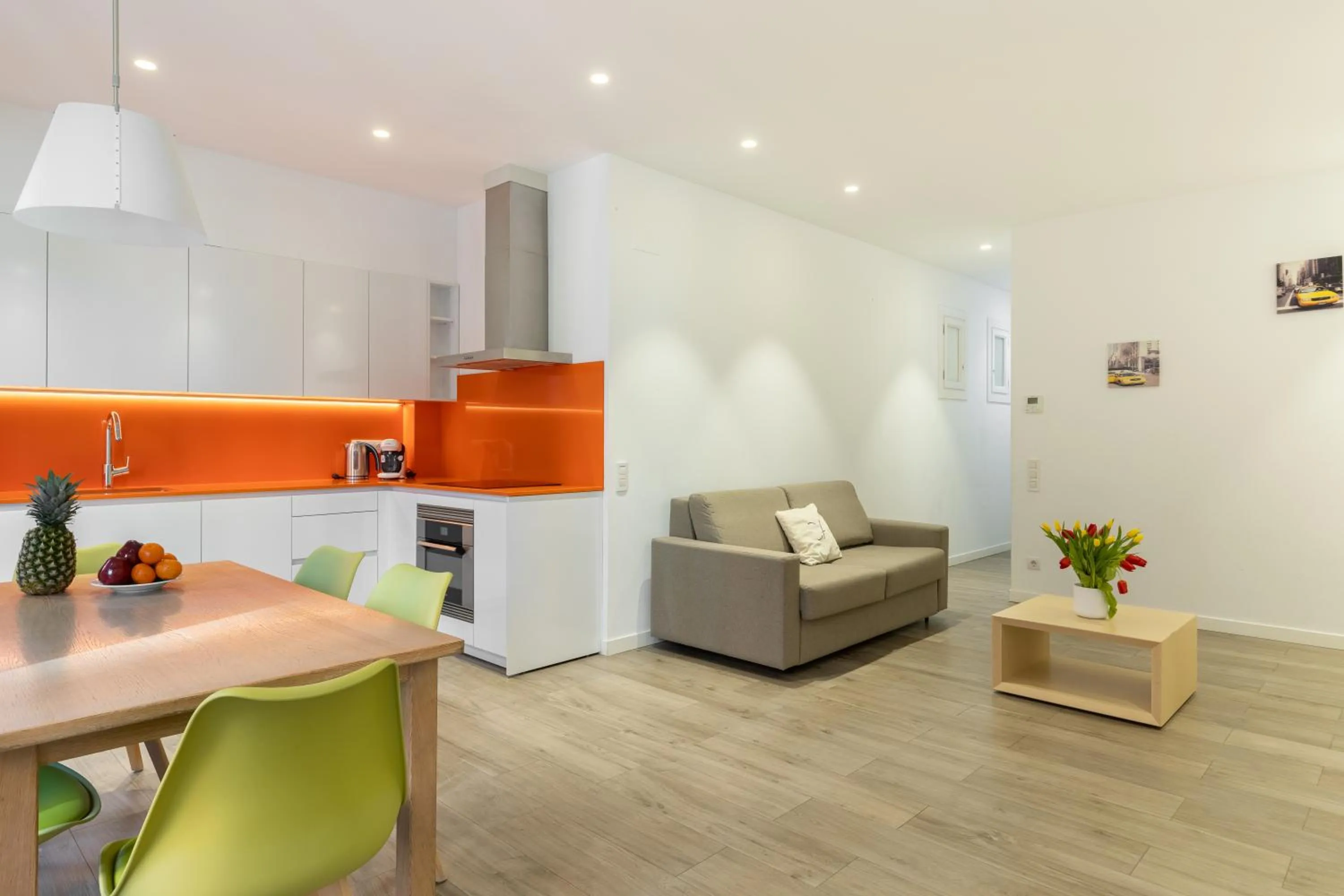Kitchen or kitchenette in Cosmo Apartments Marina – Auditori