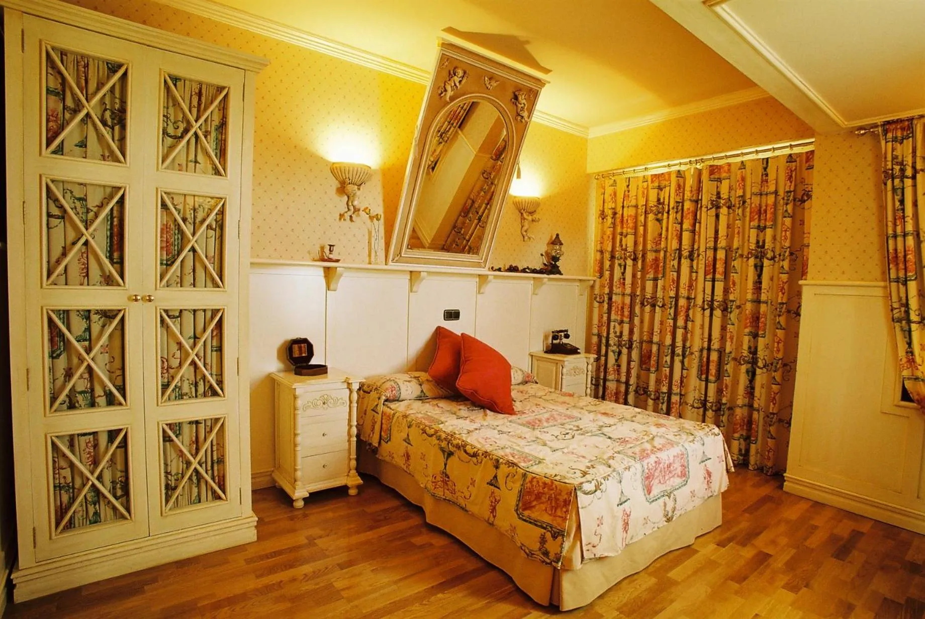 Bed in Hotel Juan Carlos I