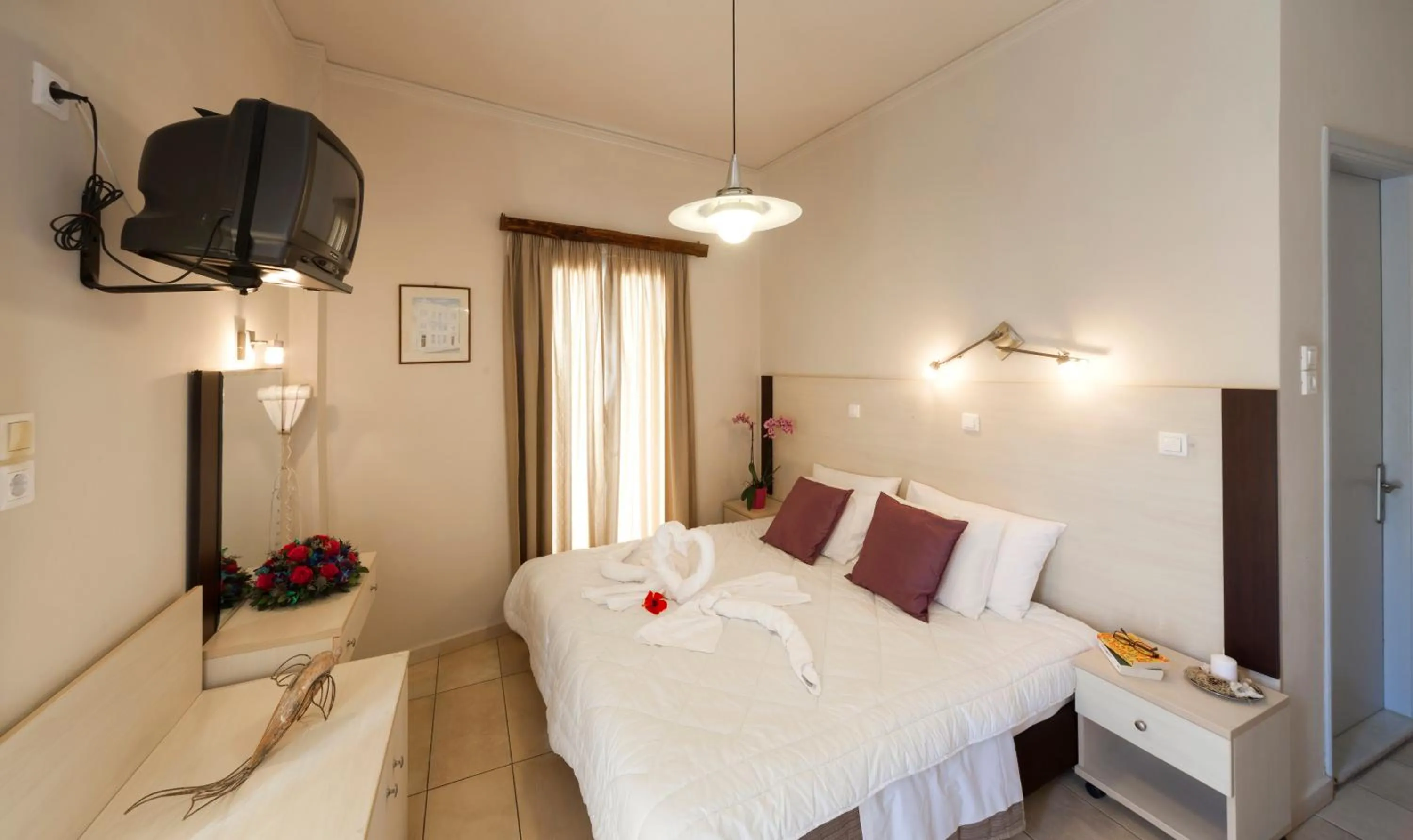 Bed in Francoise Hotel