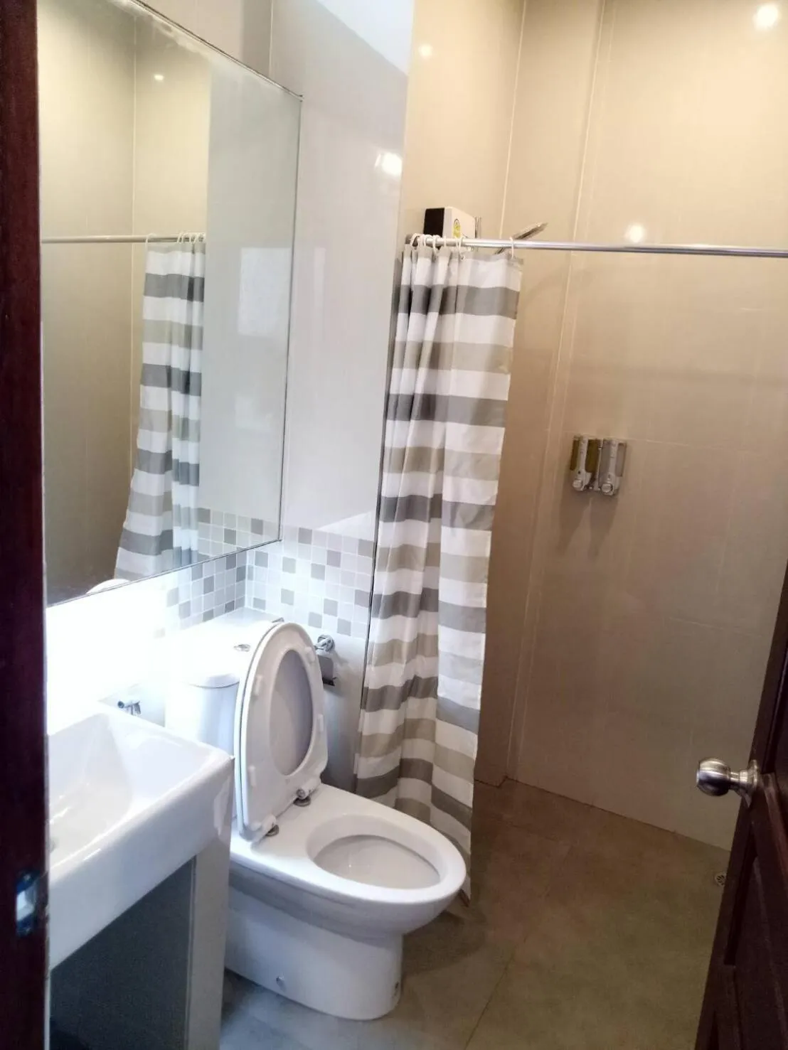 Toilet in Bundhaya Resort