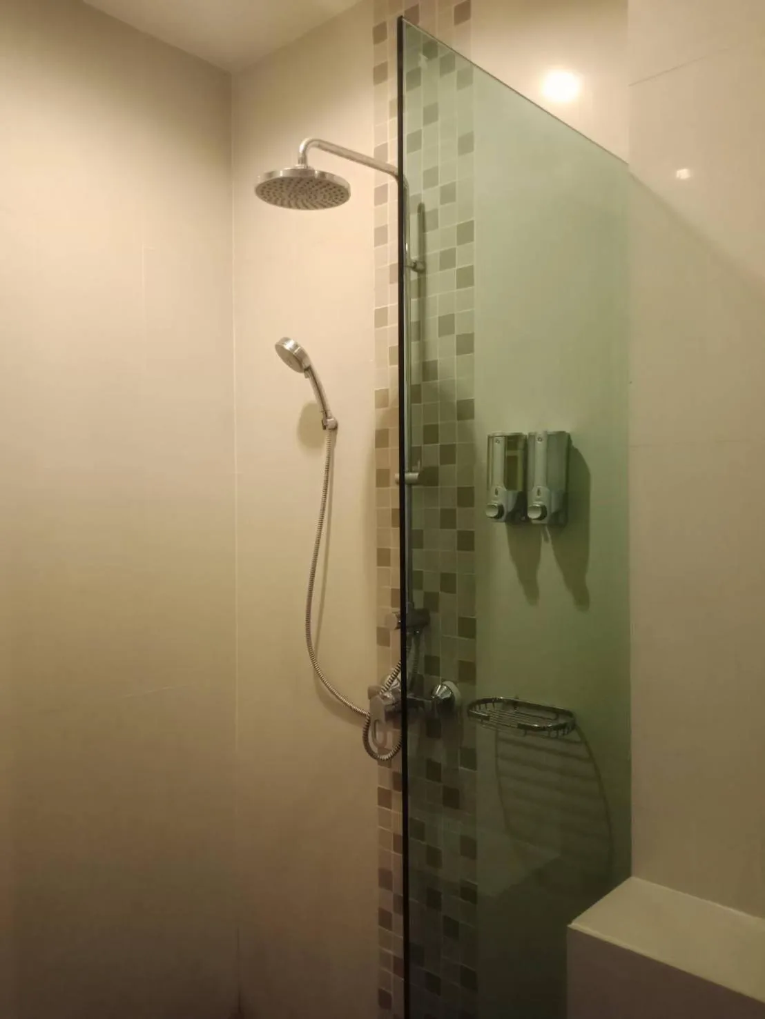 Shower in Bundhaya Resort