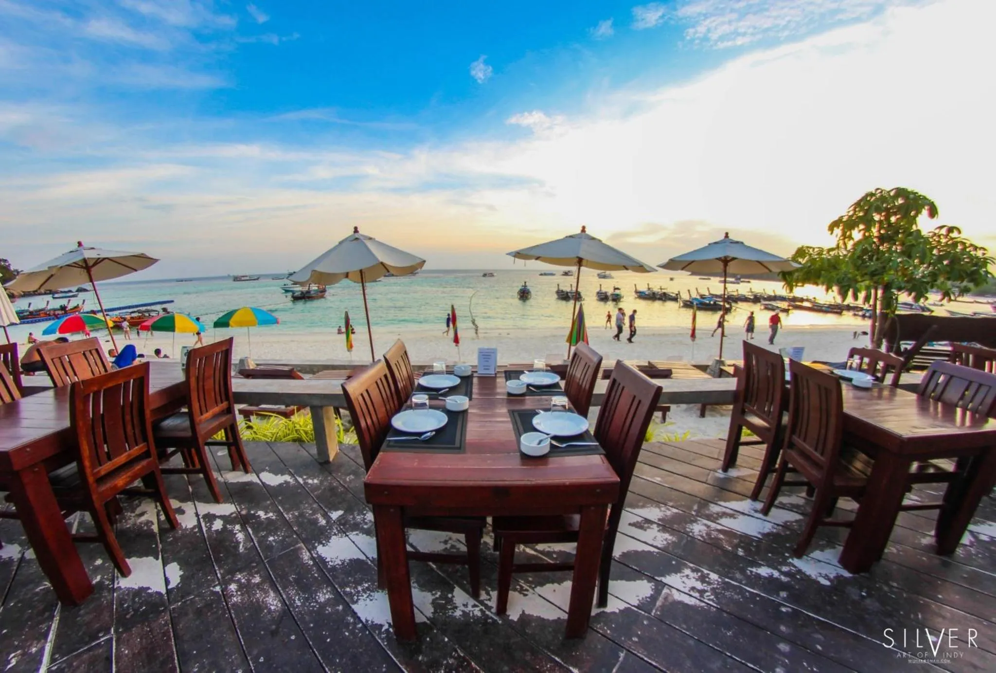 Restaurant/places to eat in Bundhaya Resort