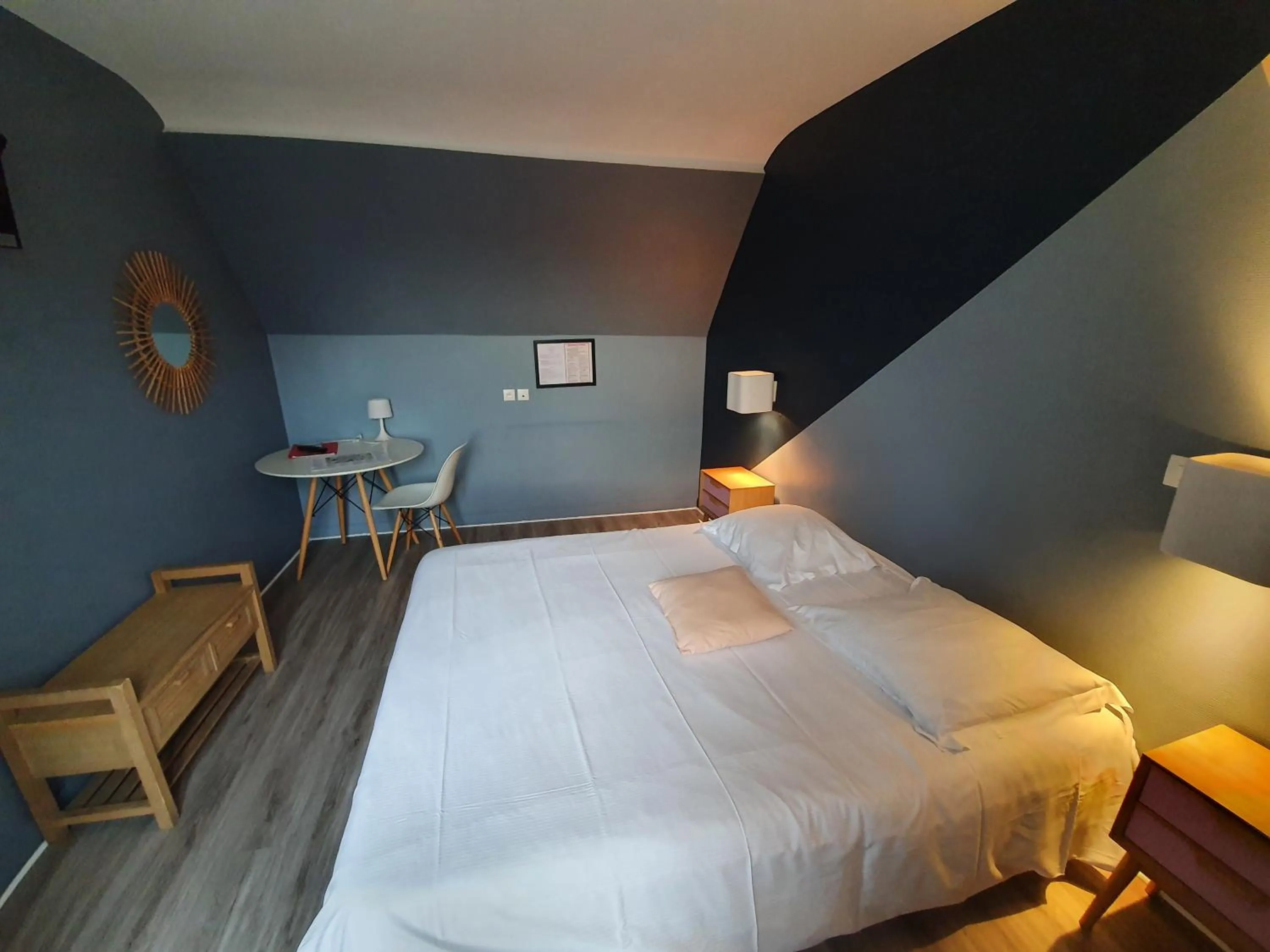 Bedroom, Bed in Hôtel-Restaurant Le Flobart