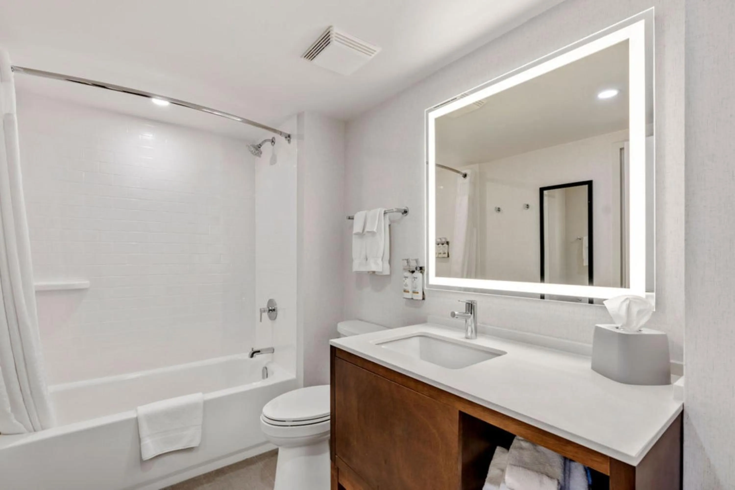 Photo of the whole room in Holiday Inn & Suites Ottawa Kanata by IHG