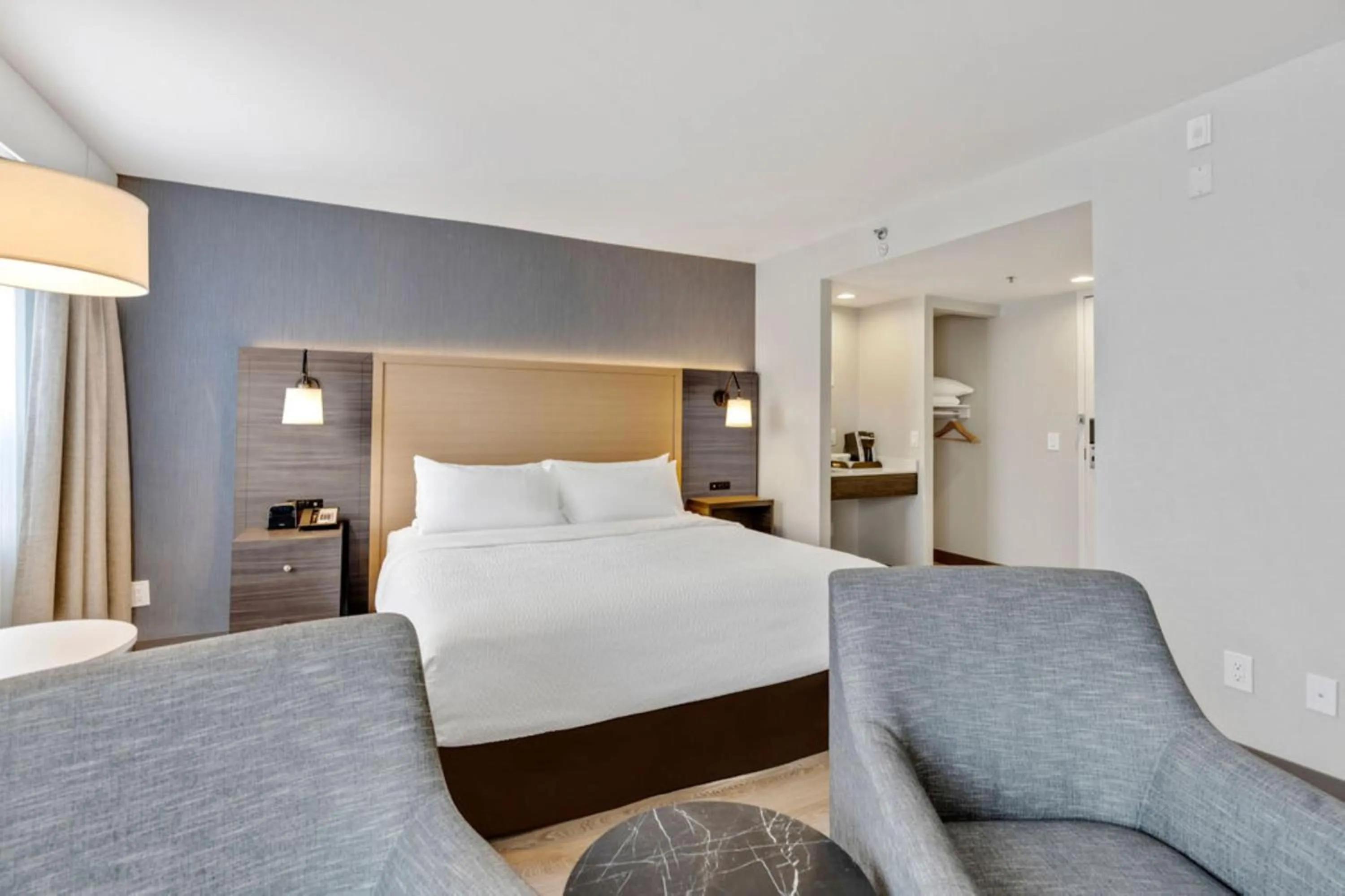 Photo of the whole room, Bed in Holiday Inn & Suites Ottawa Kanata by IHG
