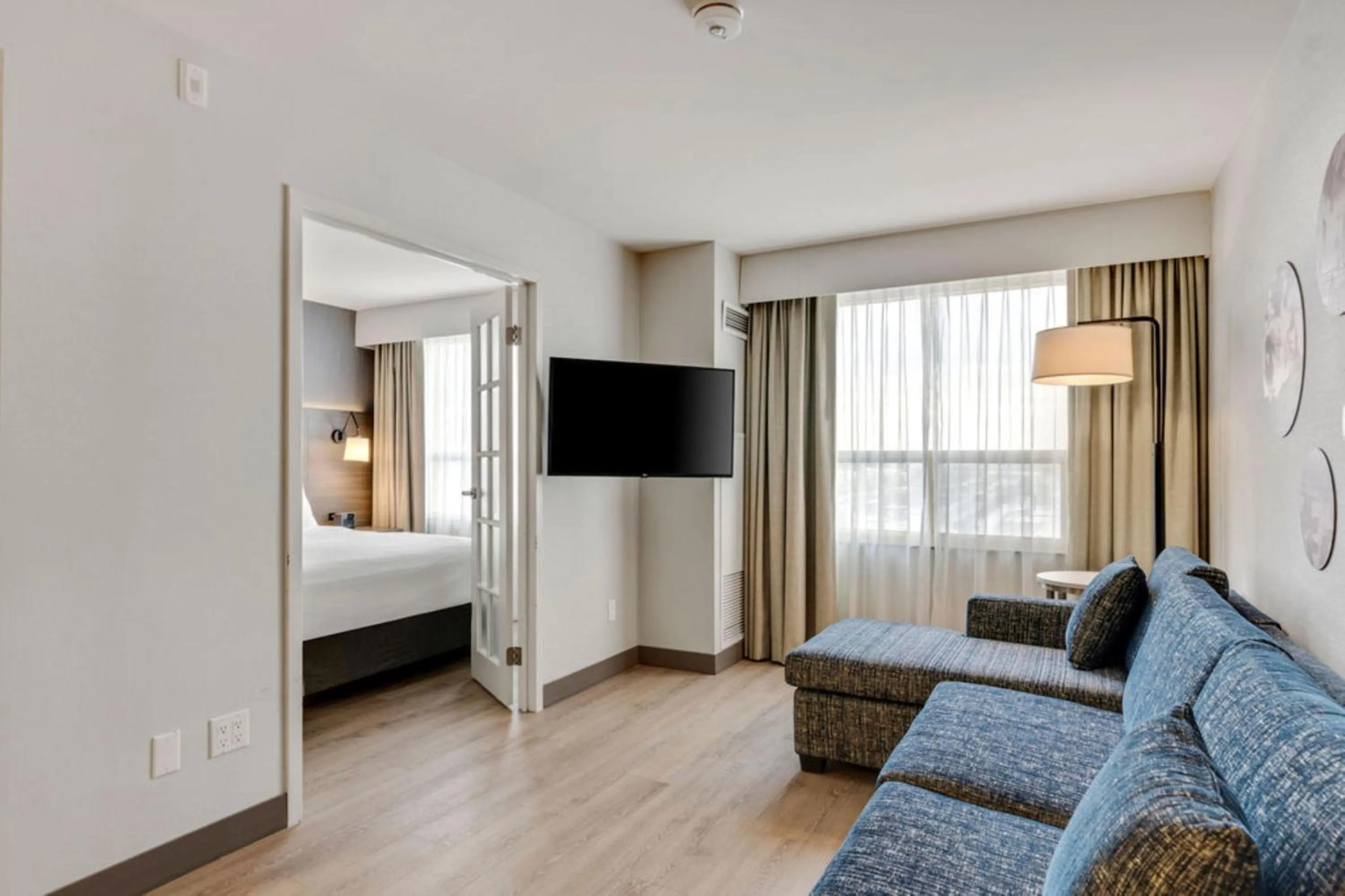 Photo of the whole room, Bed in Holiday Inn & Suites Ottawa Kanata by IHG