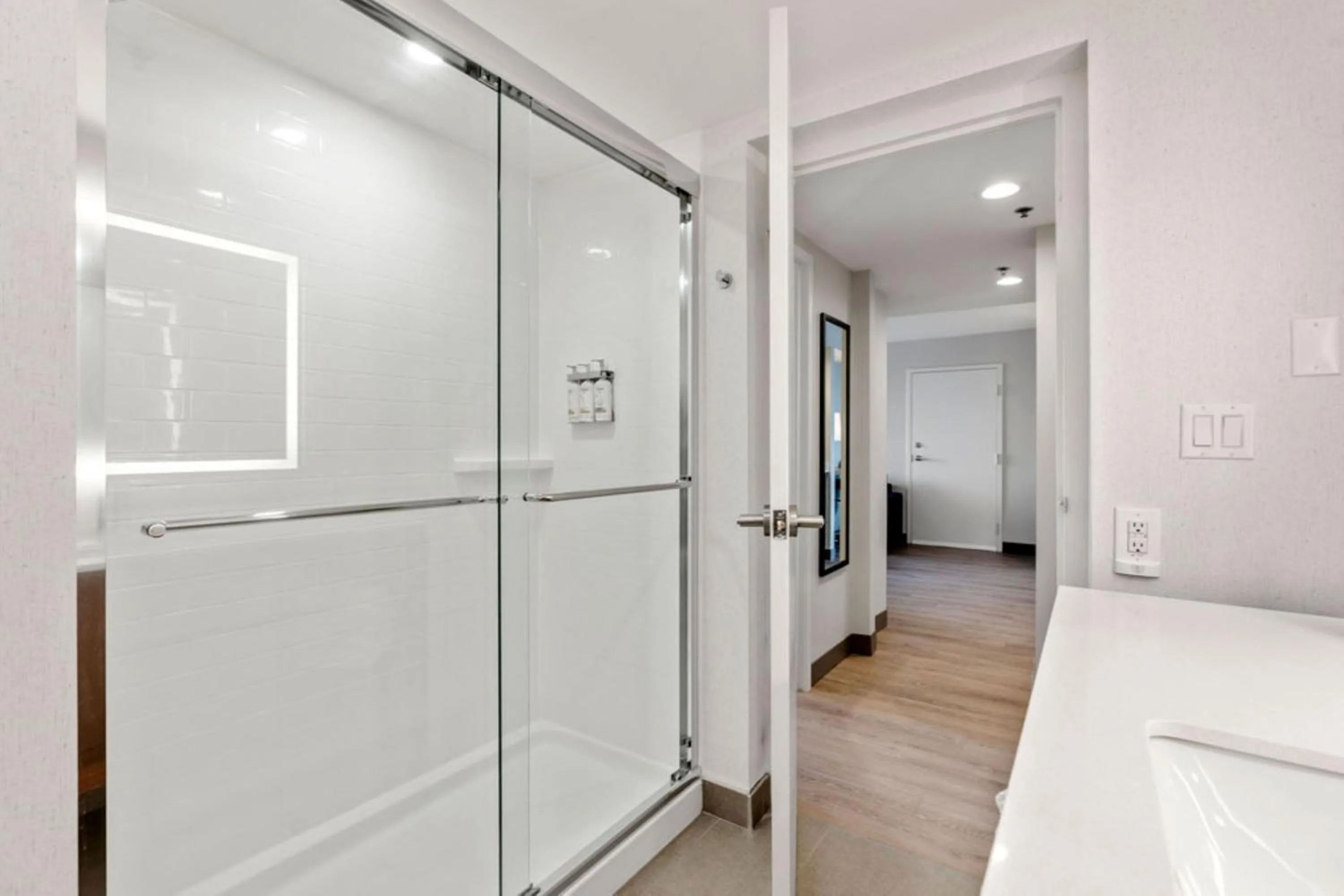 Photo of the whole room, Bed in Holiday Inn & Suites Ottawa Kanata by IHG