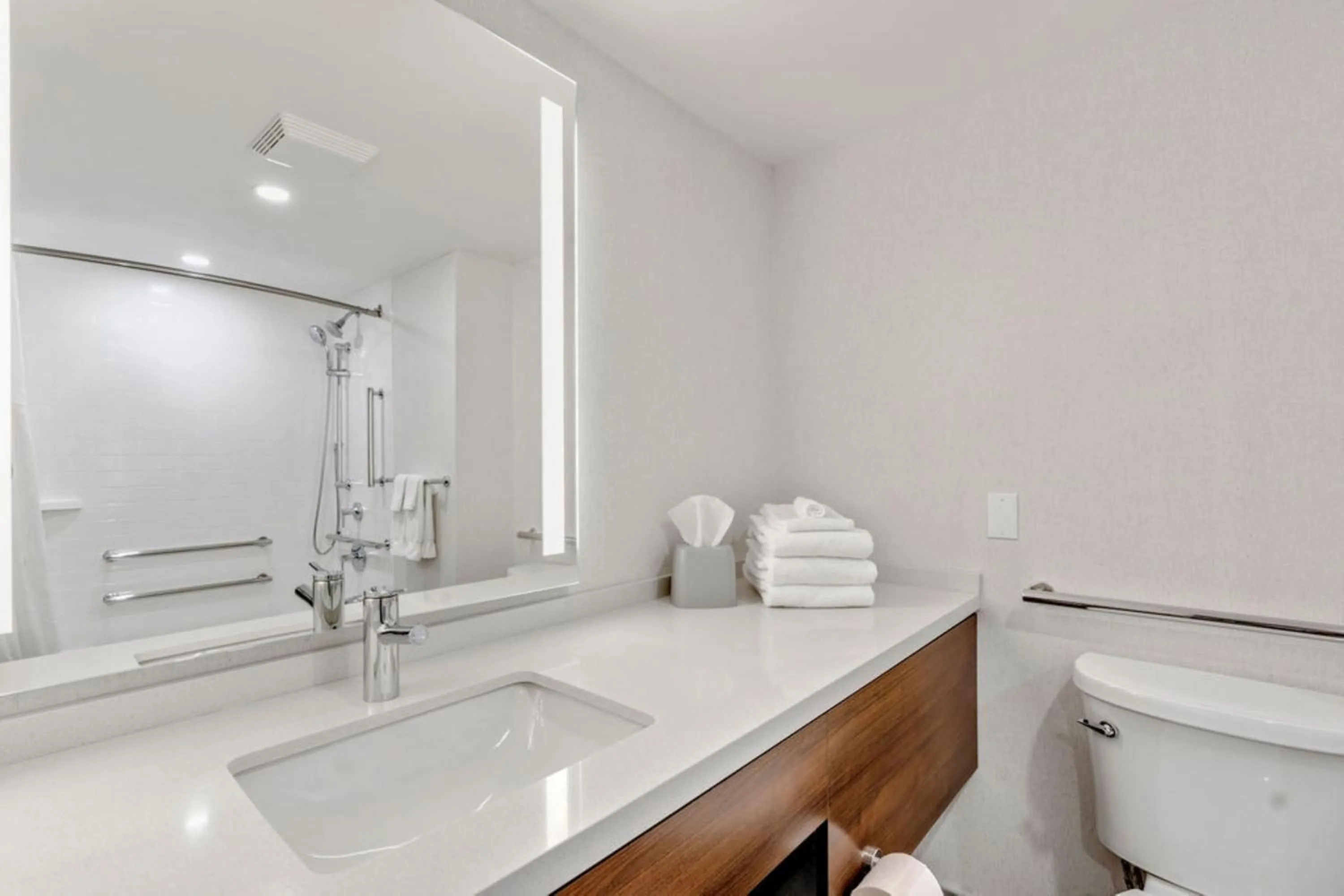 Photo of the whole room in Holiday Inn & Suites Ottawa Kanata by IHG