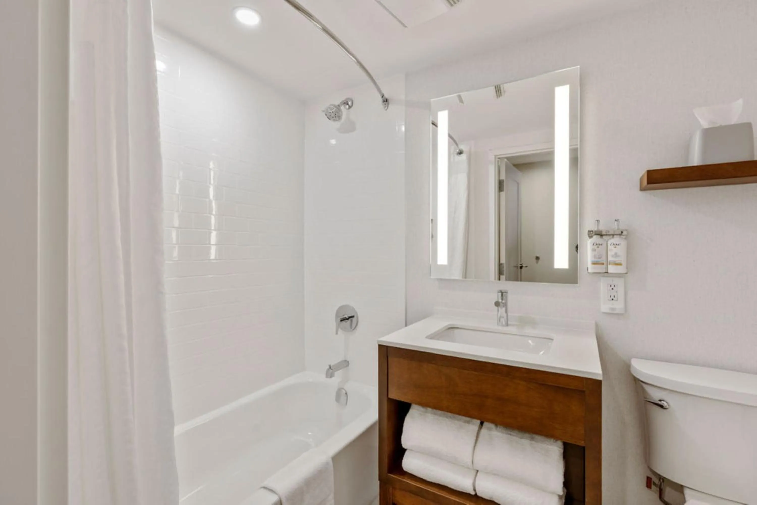 Photo of the whole room in Holiday Inn & Suites Ottawa Kanata by IHG