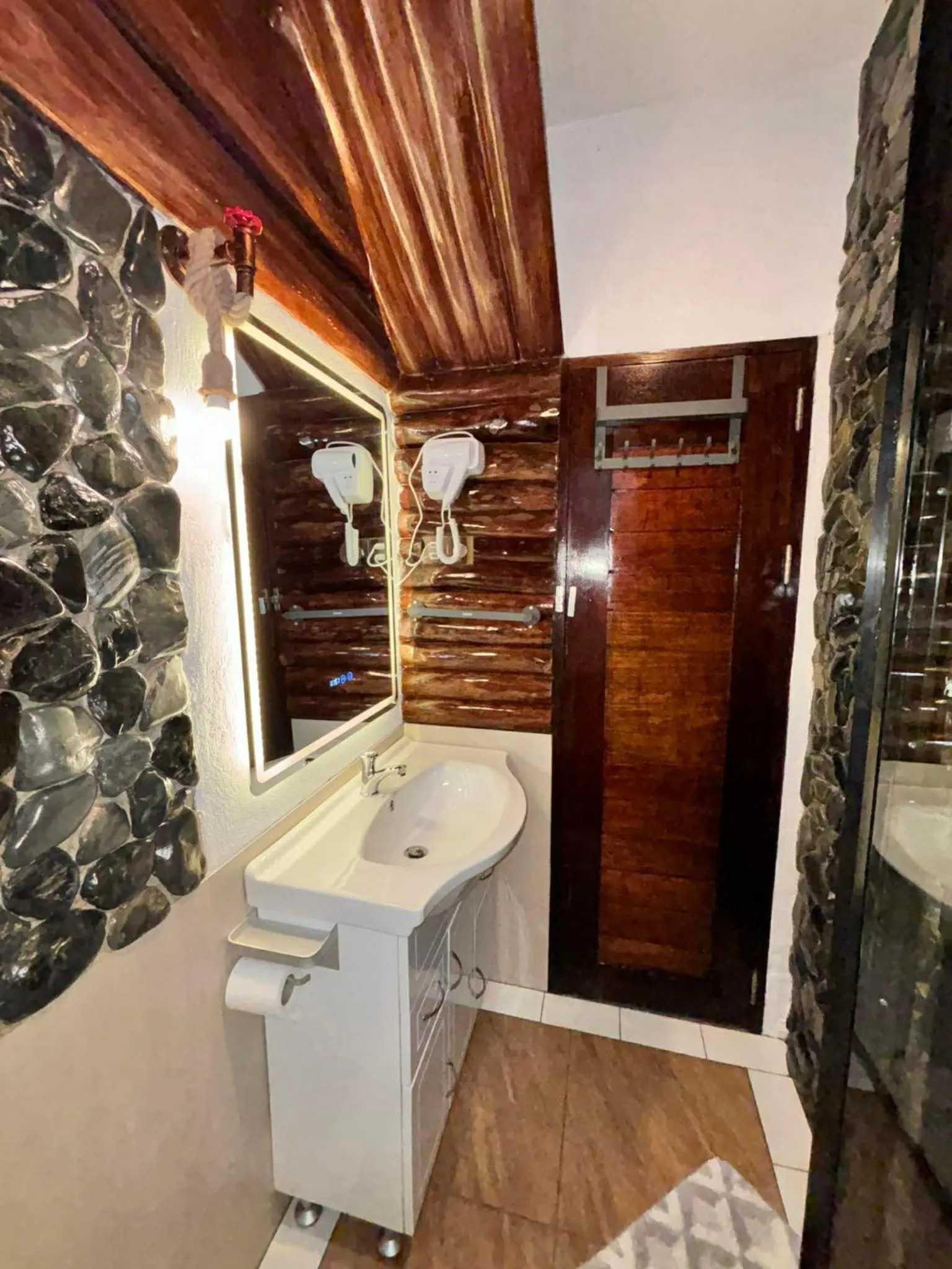 BING-VICE Tourist Inn